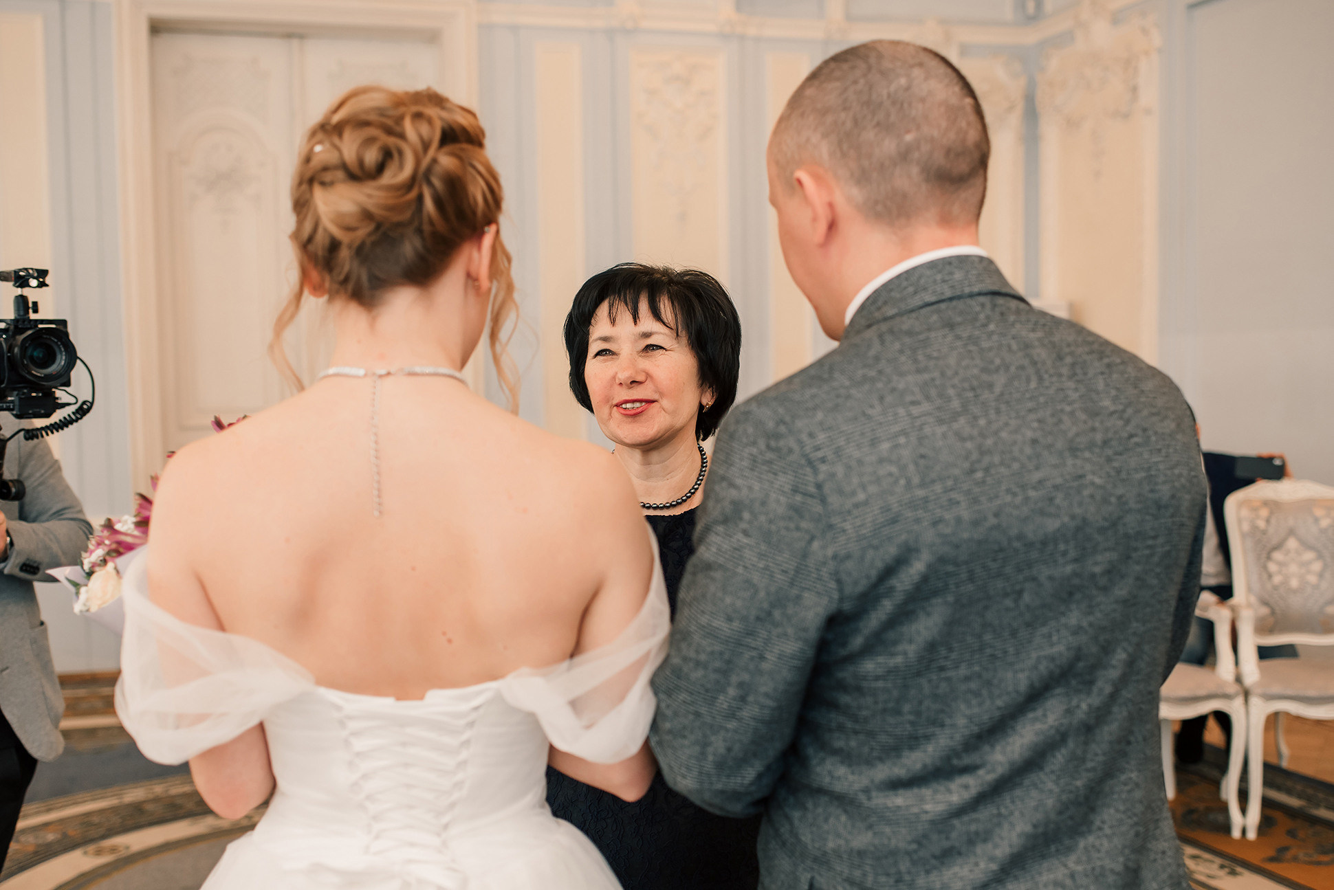 Юля и Миша. Красивое утро и Витебский вокзал. Семейный и Свадебный фотограф. Санкт-Петербург. Пушкин