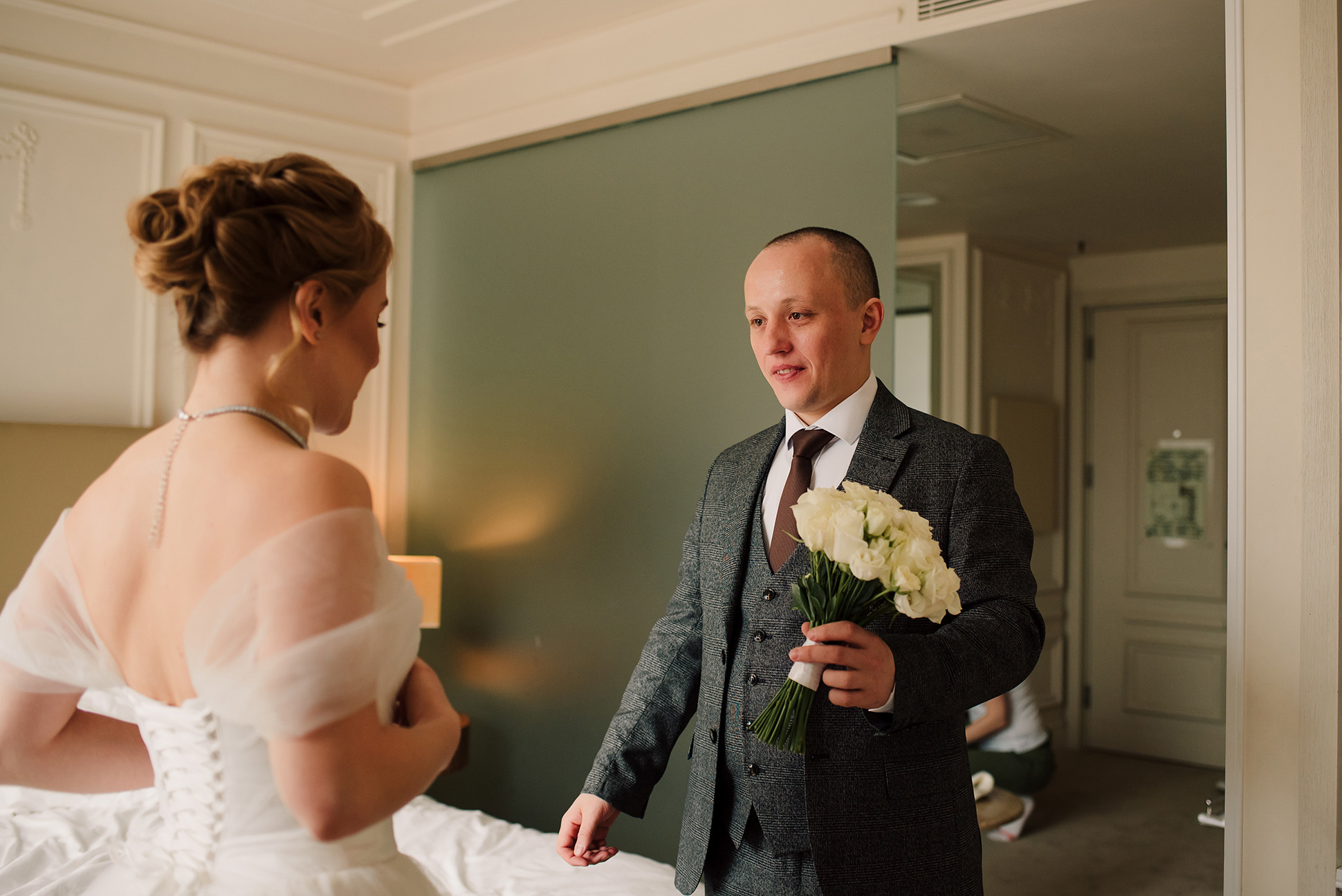 Юля и Миша. Красивое утро и Витебский вокзал. Семейный и Свадебный фотограф. Санкт-Петербург. Пушкин