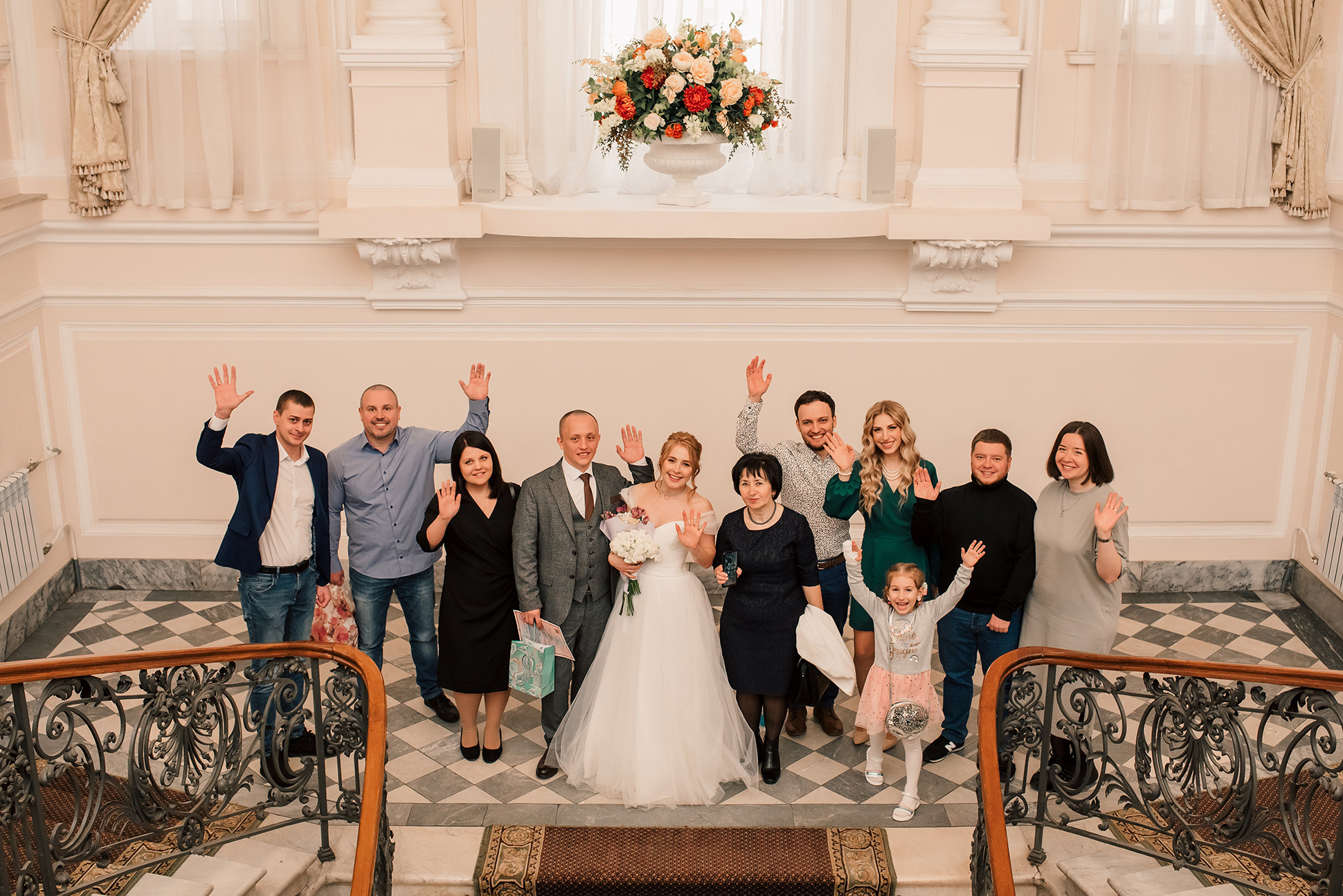 Юля и Миша. Красивое утро и Витебский вокзал. Семейный и Свадебный фотограф. Санкт-Петербург. Пушкин