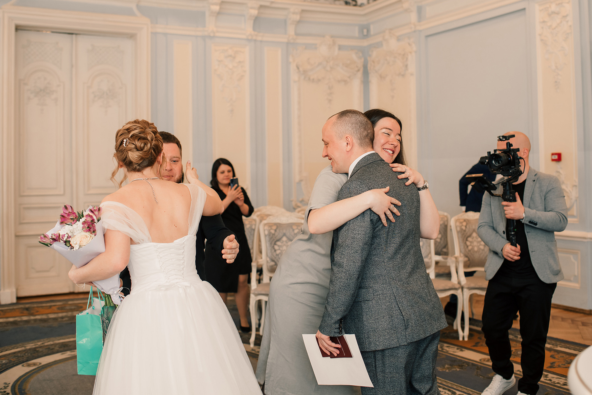 Юля и Миша. Красивое утро и Витебский вокзал. Семейный и Свадебный фотограф. Санкт-Петербург. Пушкин