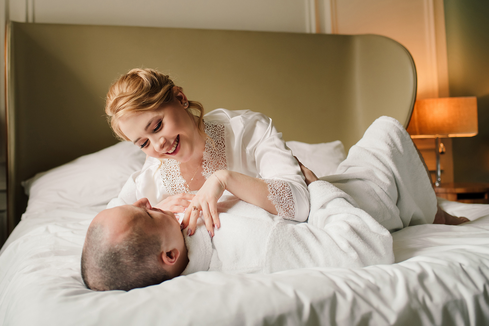 Юля и Миша. Красивое утро и Витебский вокзал. Семейный и Свадебный фотограф. Санкт-Петербург. Пушкин