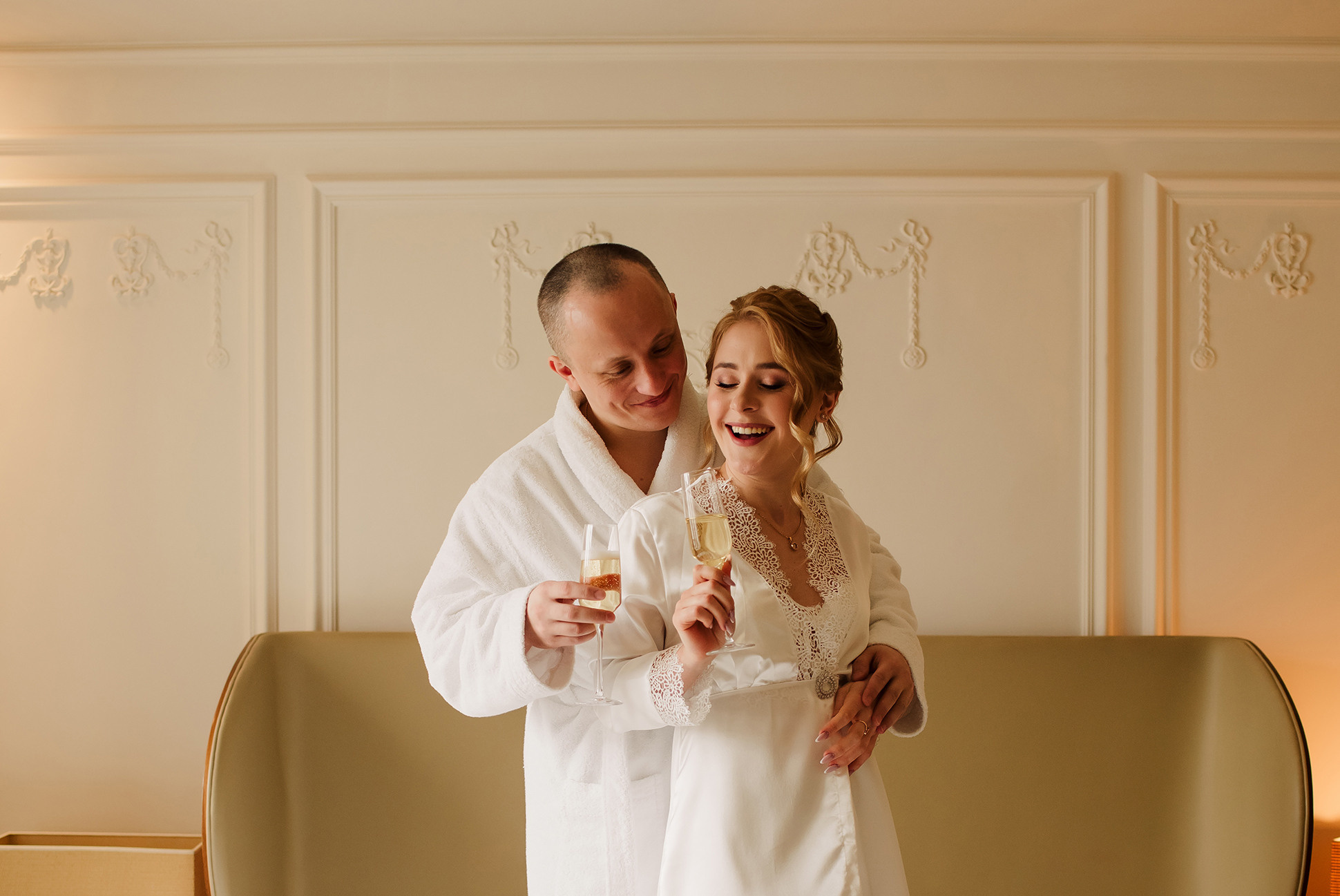 Юля и Миша. Красивое утро и Витебский вокзал. Семейный и Свадебный фотограф. Санкт-Петербург. Пушкин