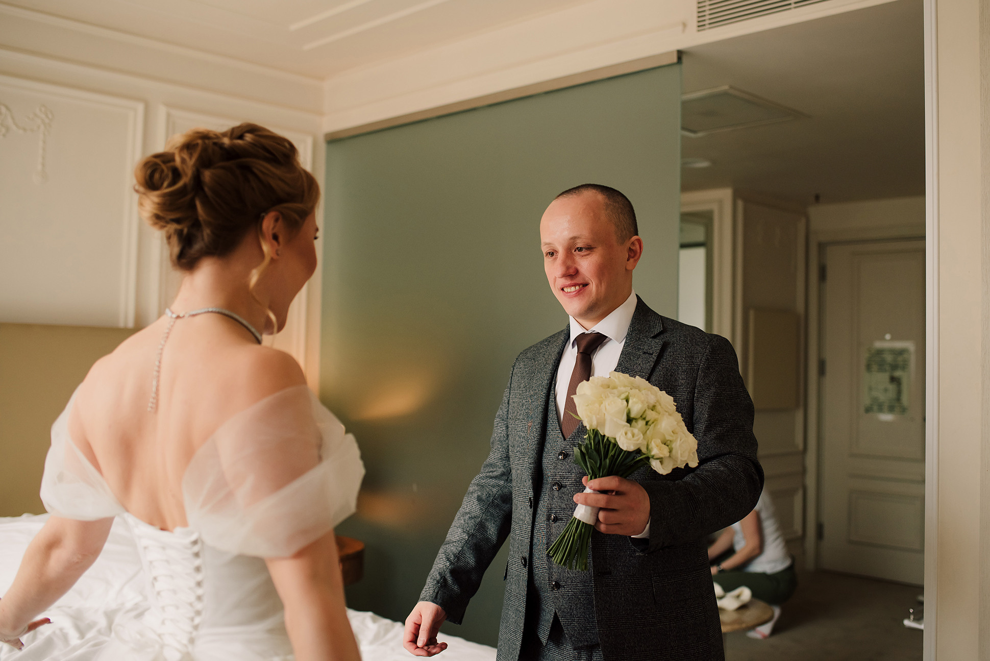 Юля и Миша. Красивое утро и Витебский вокзал. Семейный и Свадебный фотограф. Санкт-Петербург. Пушкин