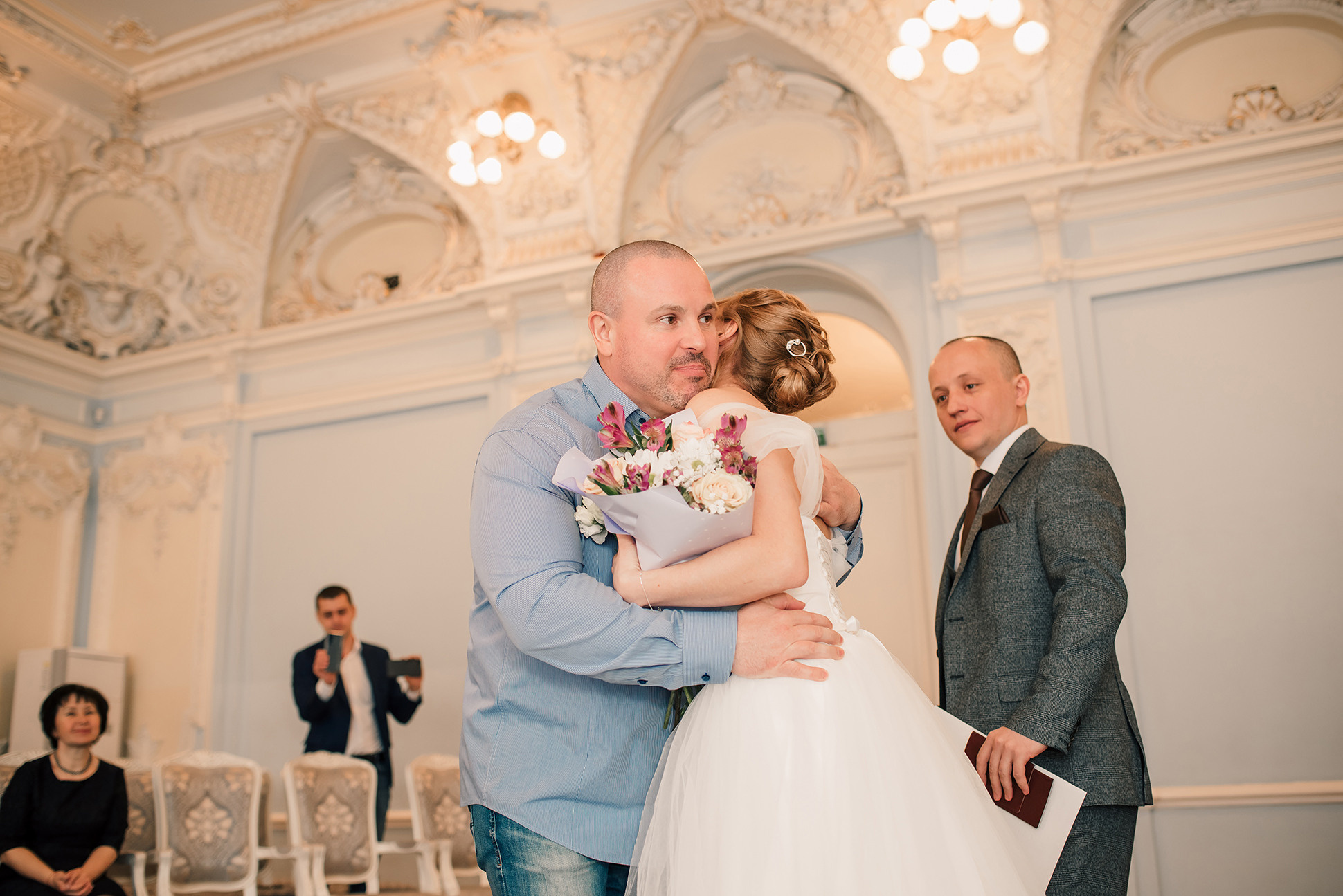 Юля и Миша. Красивое утро и Витебский вокзал. Семейный и Свадебный фотограф. Санкт-Петербург. Пушкин