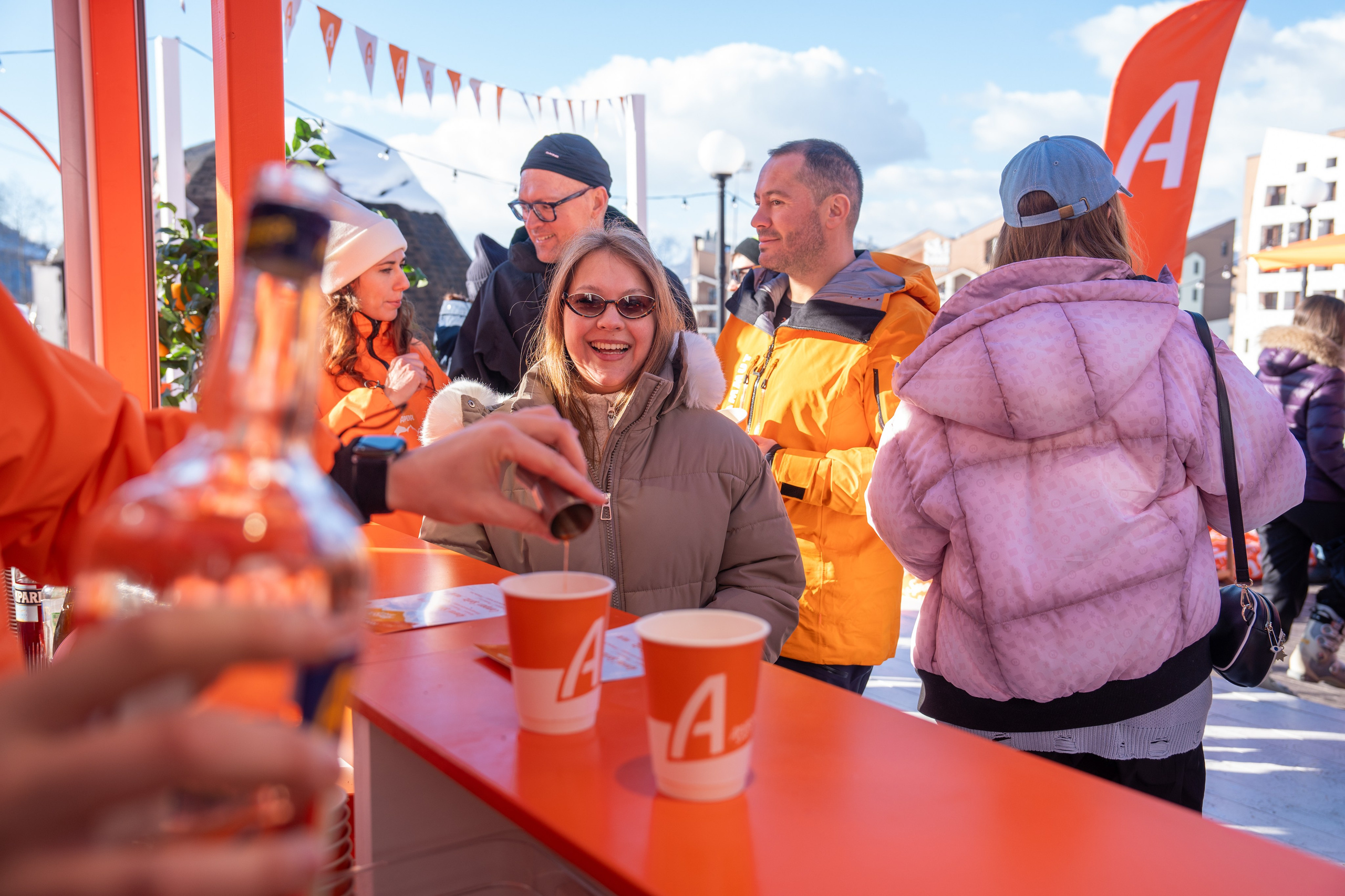 Фотоотчет партнерской интеграции Aperol Spritz на Роза Фест 2025. Репортажный фотограф в Красной Поляне и Сочи Павлюченко Екатерина