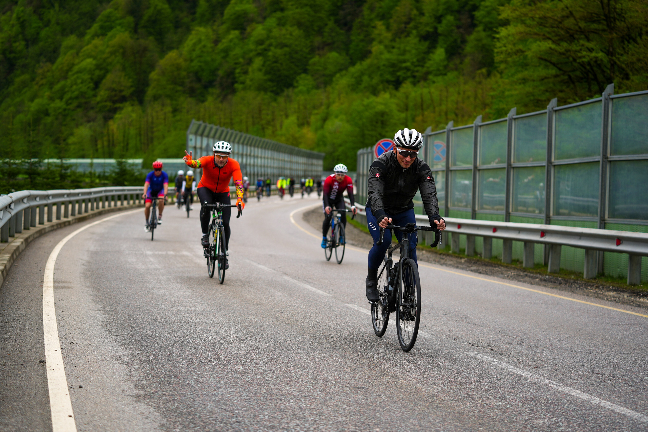 Велогонка «Три горы» на курортах горного кластера Красная Поляна. Репортажный фотограф в Красной Поляне и Сочи Павлюченко Екатерина