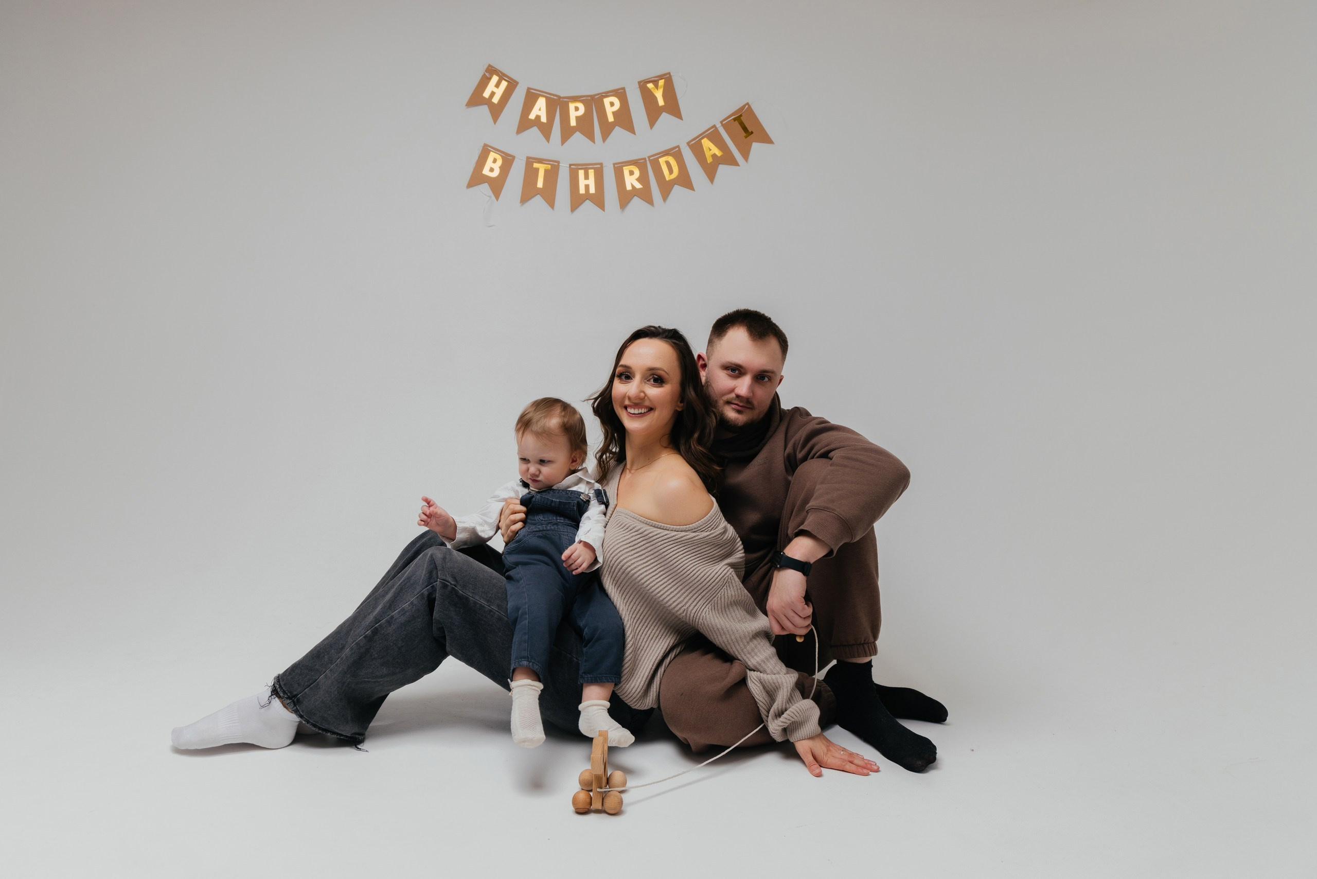 Семейная фотосессия в студии. Фотограф Алексей Солопов