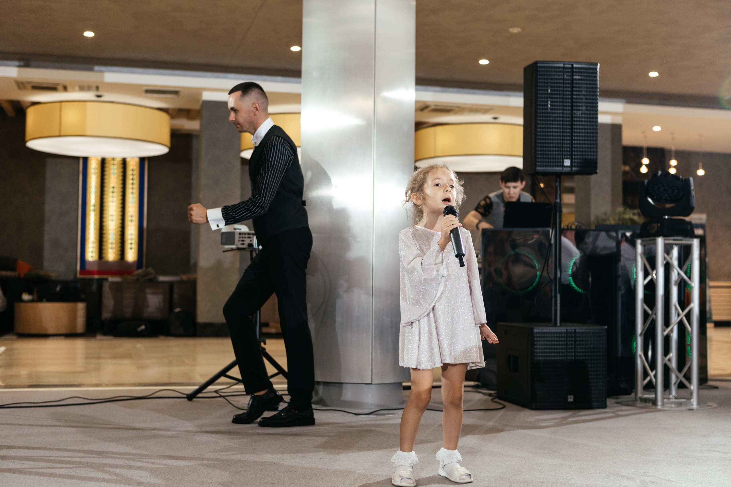 Свадебный фотограф Уфа — Руслан ГабдлисламовЖивые эмоции, красивые кадры, воспоминания на всю жизнь.Работаю по всей Республике Башкортоста. Свадебный фотограф Уфа Руслан Габдлисламов