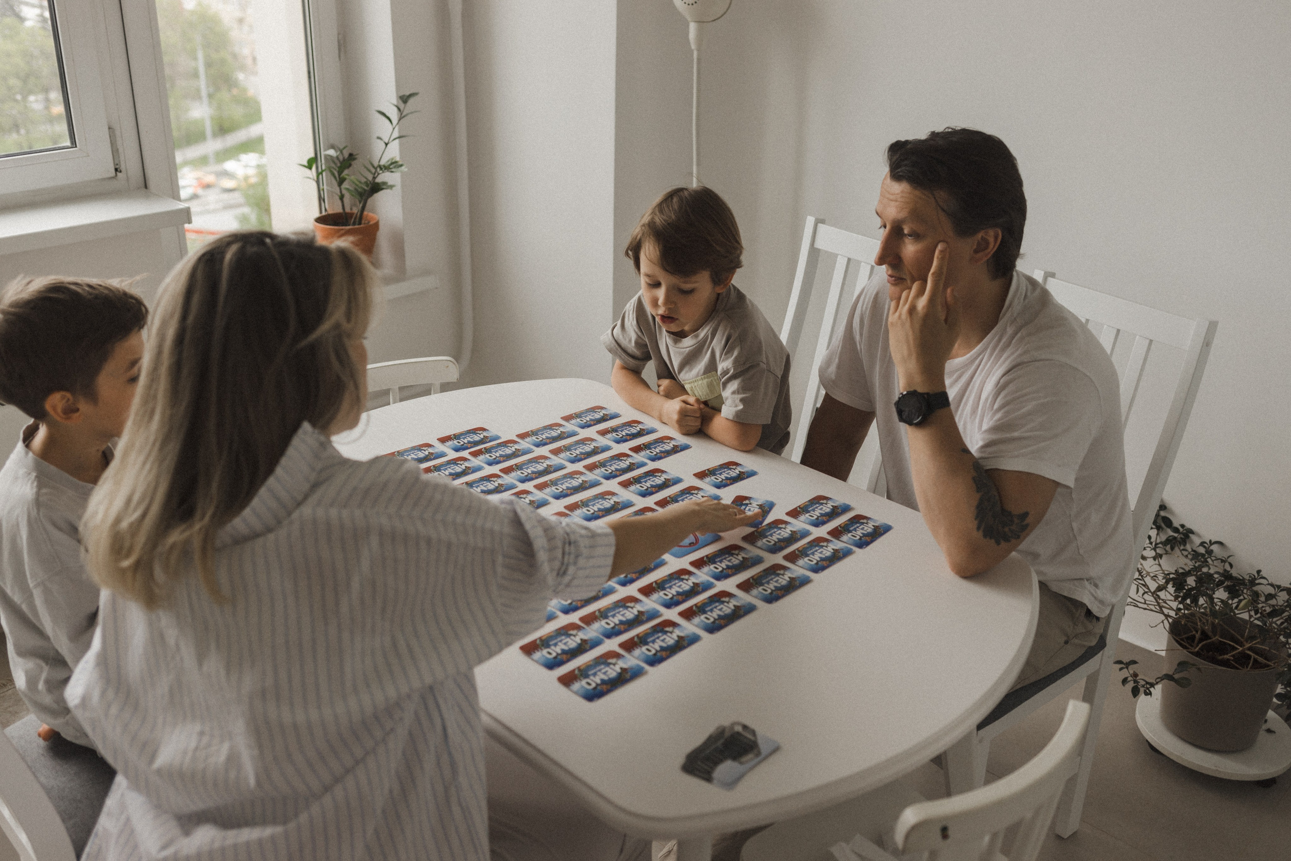Катя, Паша, Валера и Родион ждут братика. Семейный фотограф в Москве
