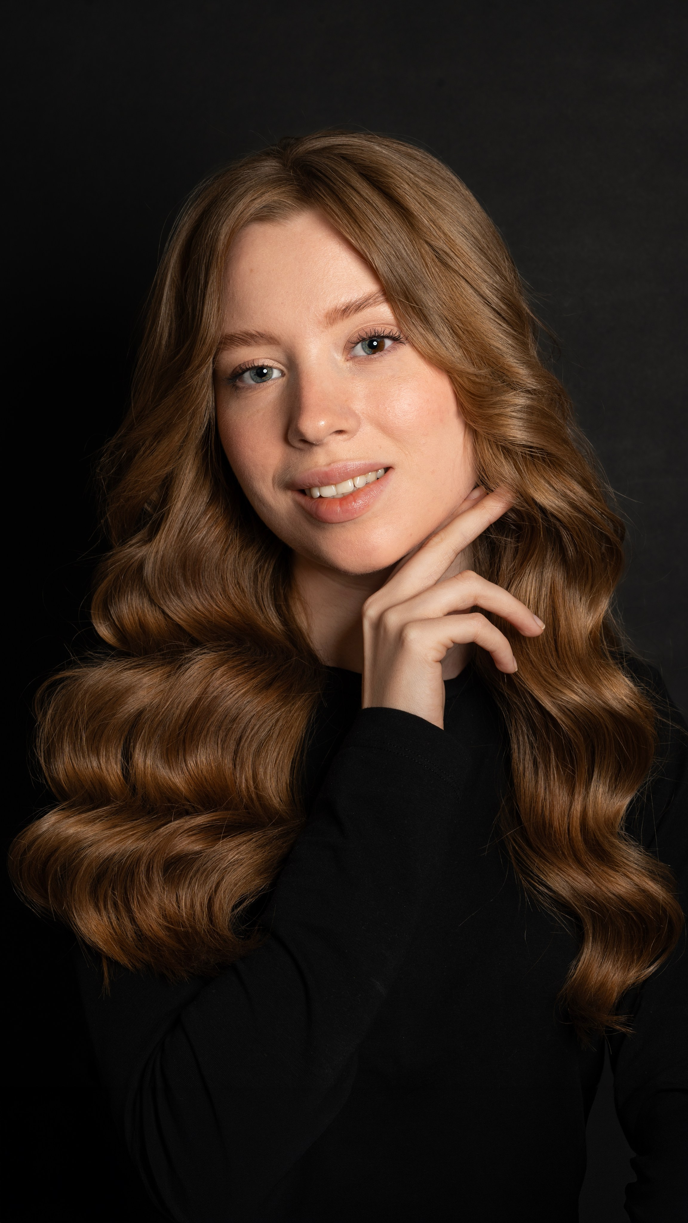 Профессиональная ретушь в короткие сроки. Бьюти- и портретный фотограф в Москве Полли Максимова. Создаю съёмки и делаю ретушь для брендов косметики и рекламы