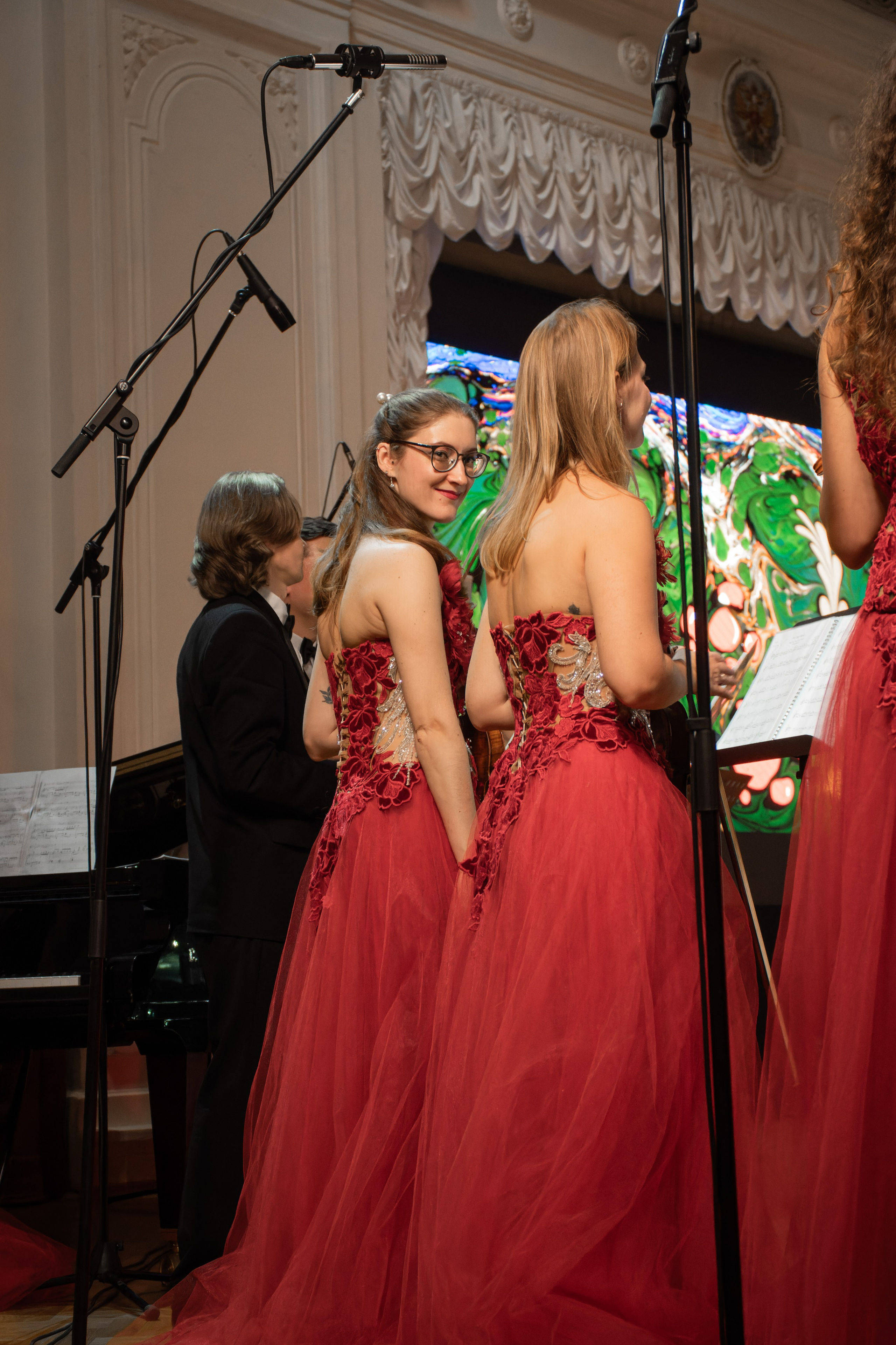 Эбру & Классическая скрипка. Фотограф в Санкт-Петербурге Авдотья Благовещенская