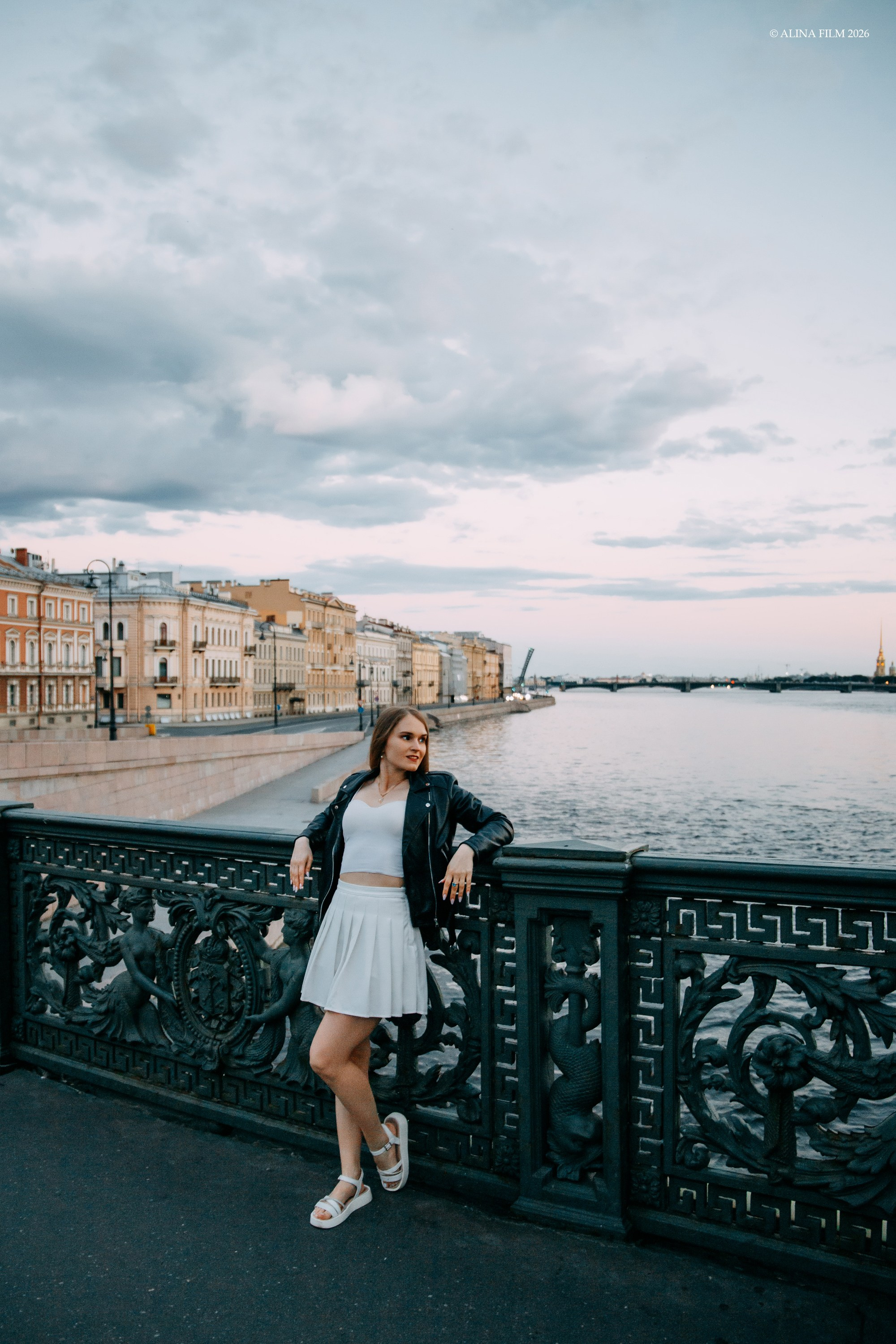 Фотосессия с разведенными мостами. Фотограф в Санкт-Петербурге Alina Film