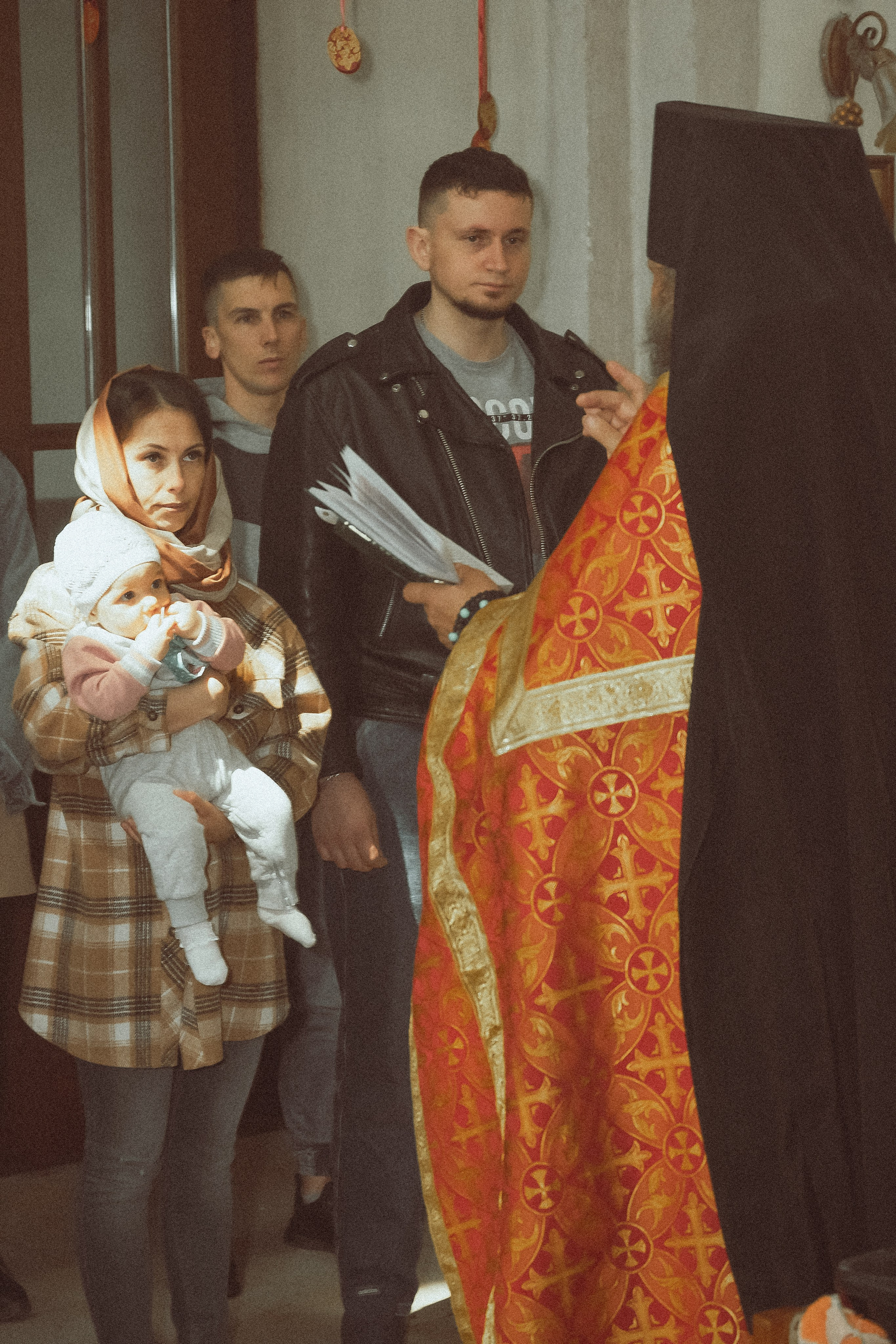 Крещение Ксении в храме Рождества Пресвятой Богородицы д. Щербинино. Фотограф Евгений Егоров