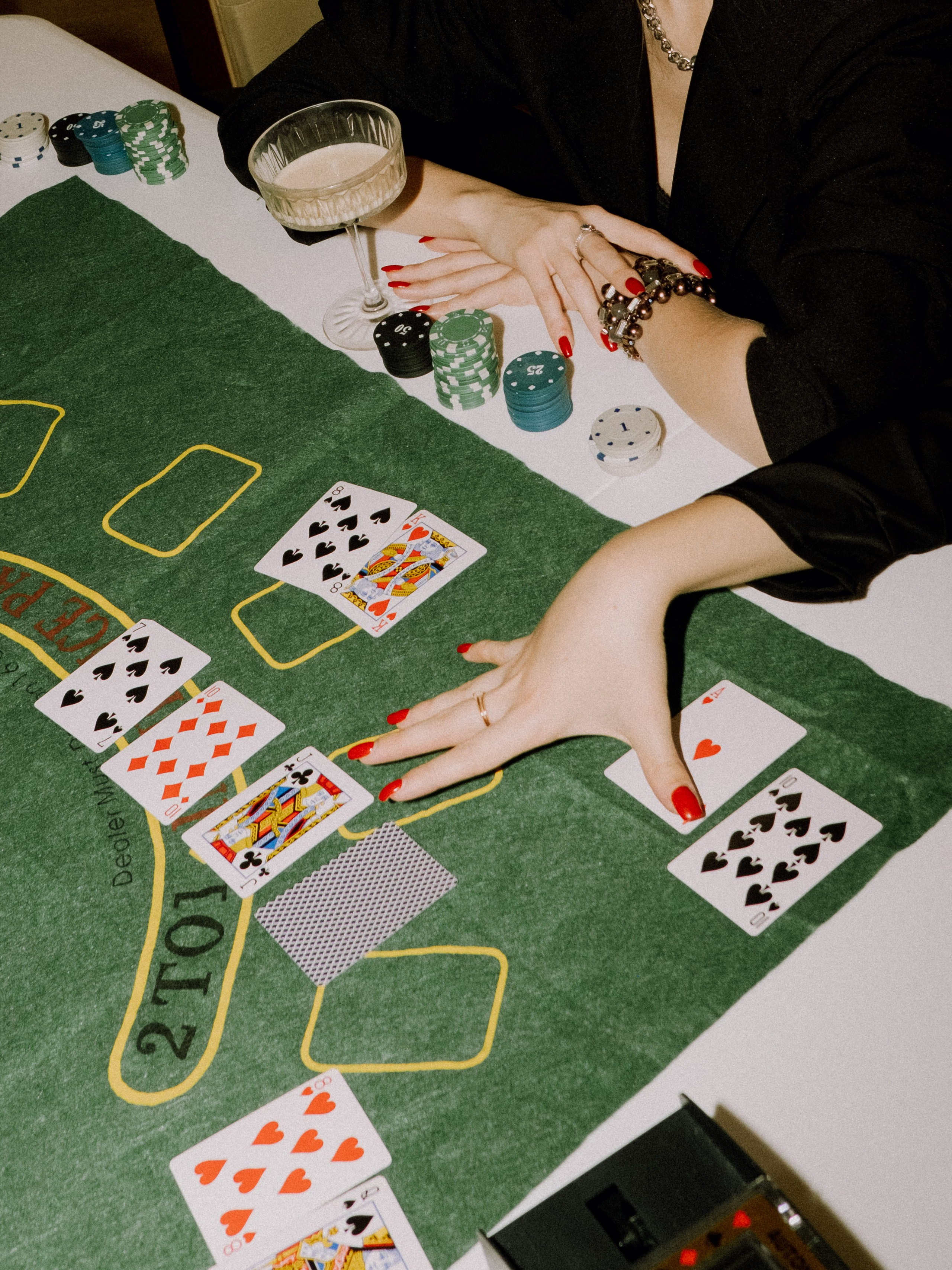 Cin Cin. DISEMICHASNOVA