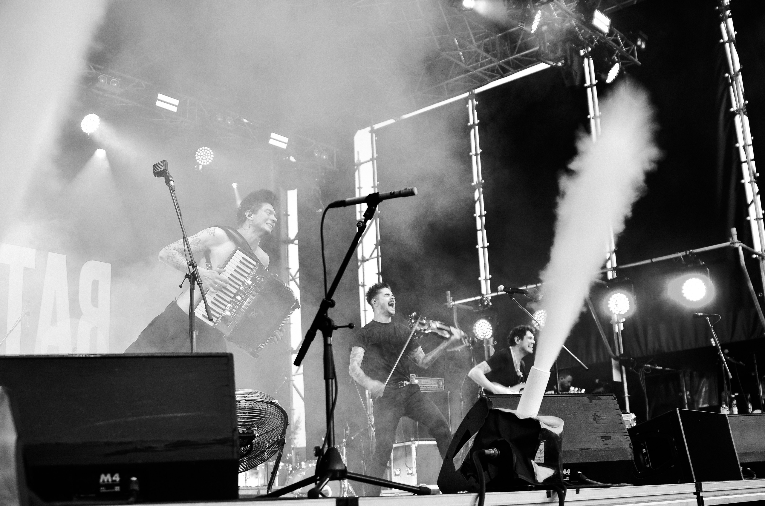 Концерт The Hatters на фестивале «Грань» в Барнауле. Денисова Аля — фотограф для парных съемок и индивидуальных историй в Барнауле