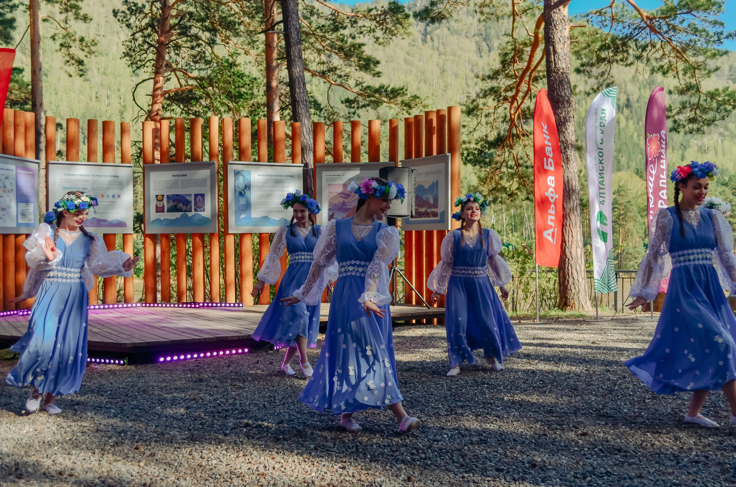 Фестиваль «Цветение Маральника на Алтае 2025». Фоторепортаж. Денисова Аля — фотограф для парных съемок и индивидуальных историй в Барнауле