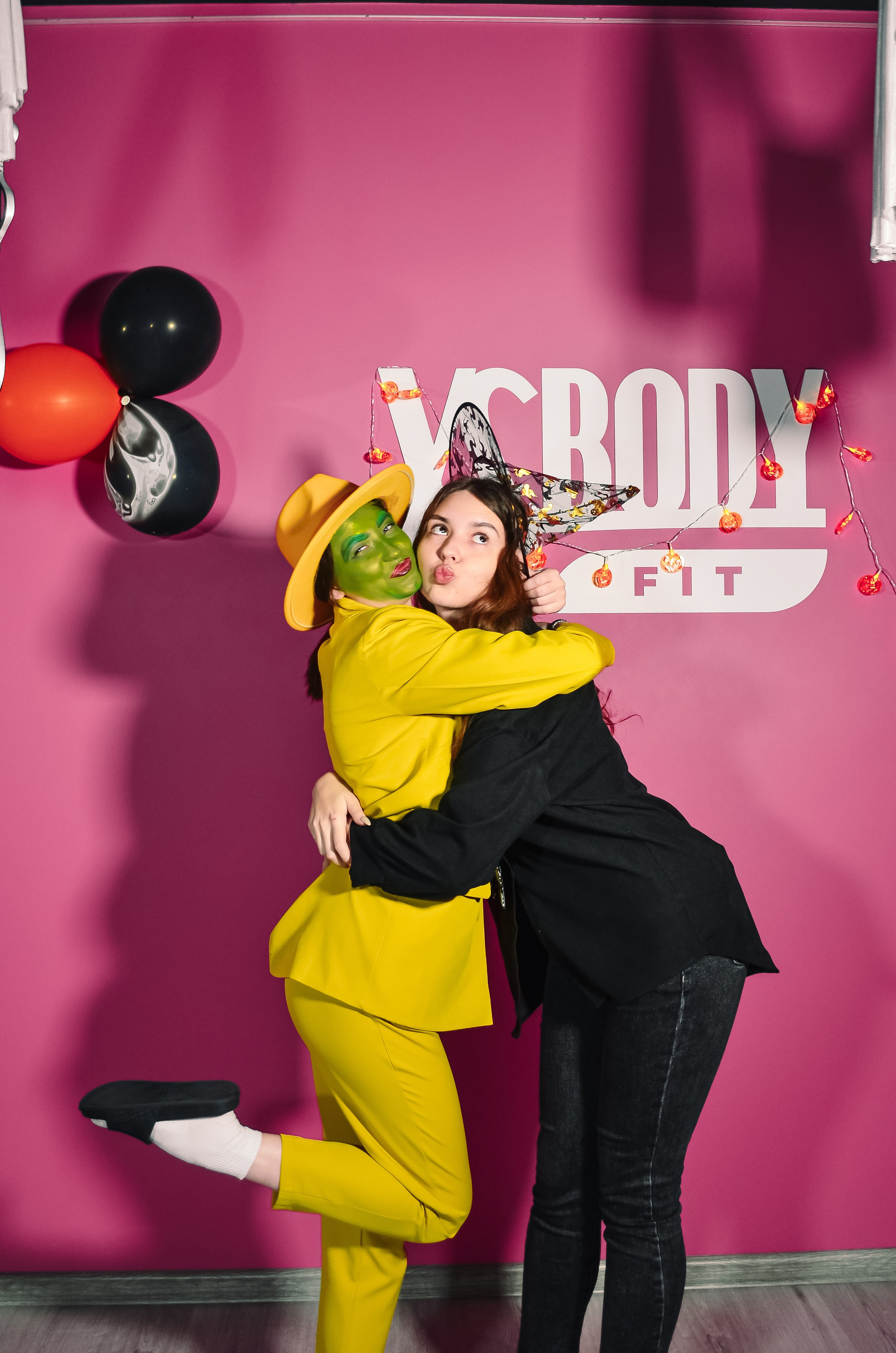 Фоторепортаж мероприятия в фитнес-клубе. Денисова Аля — фотограф для парных съемок и индивидуальных историй в Барнауле