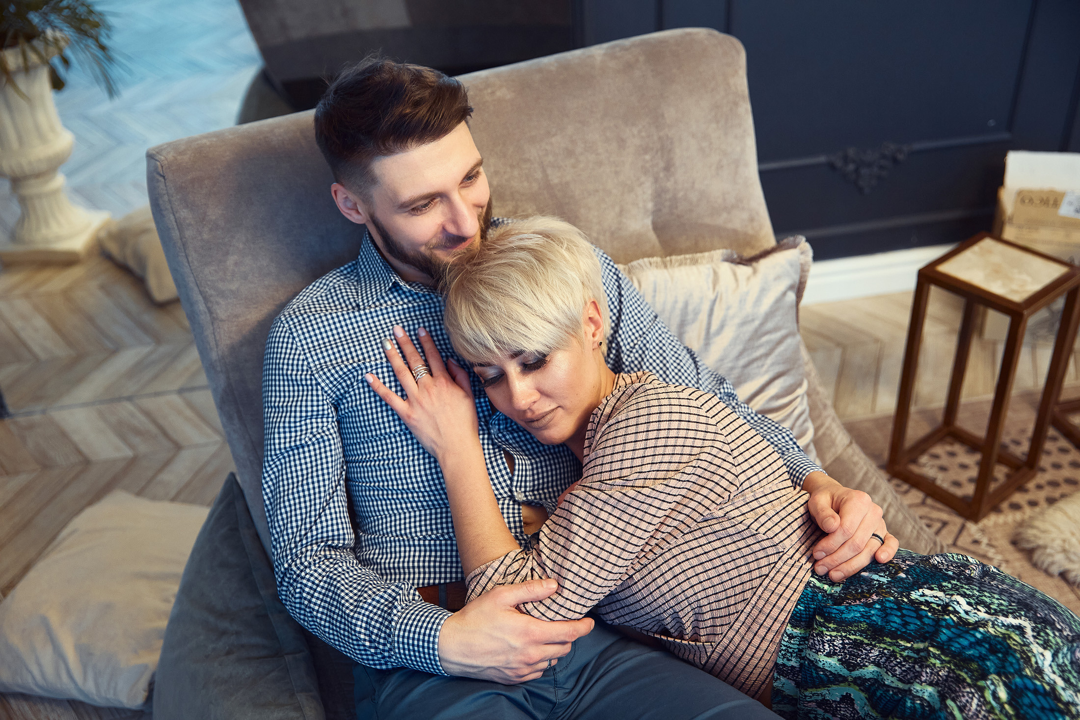 Фотосессия в студии для пары. Свадебный фотограф Антон Артюшин. Работаю в Нижнем Новгороде и Москве