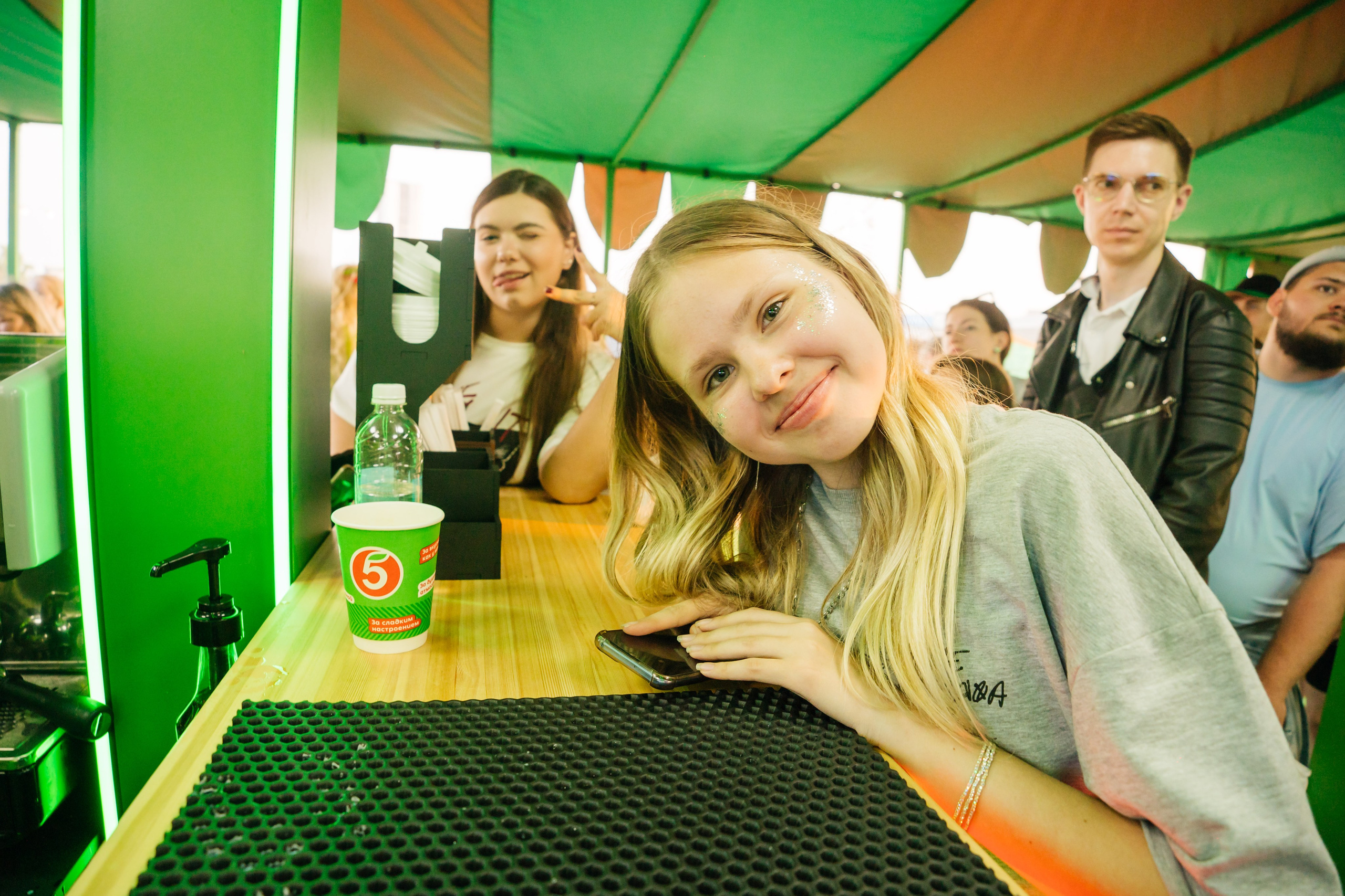 Пятерочка на VK фесте. Видеограф и Фотограф в Челябинске Ксения и Владимир Рюмины