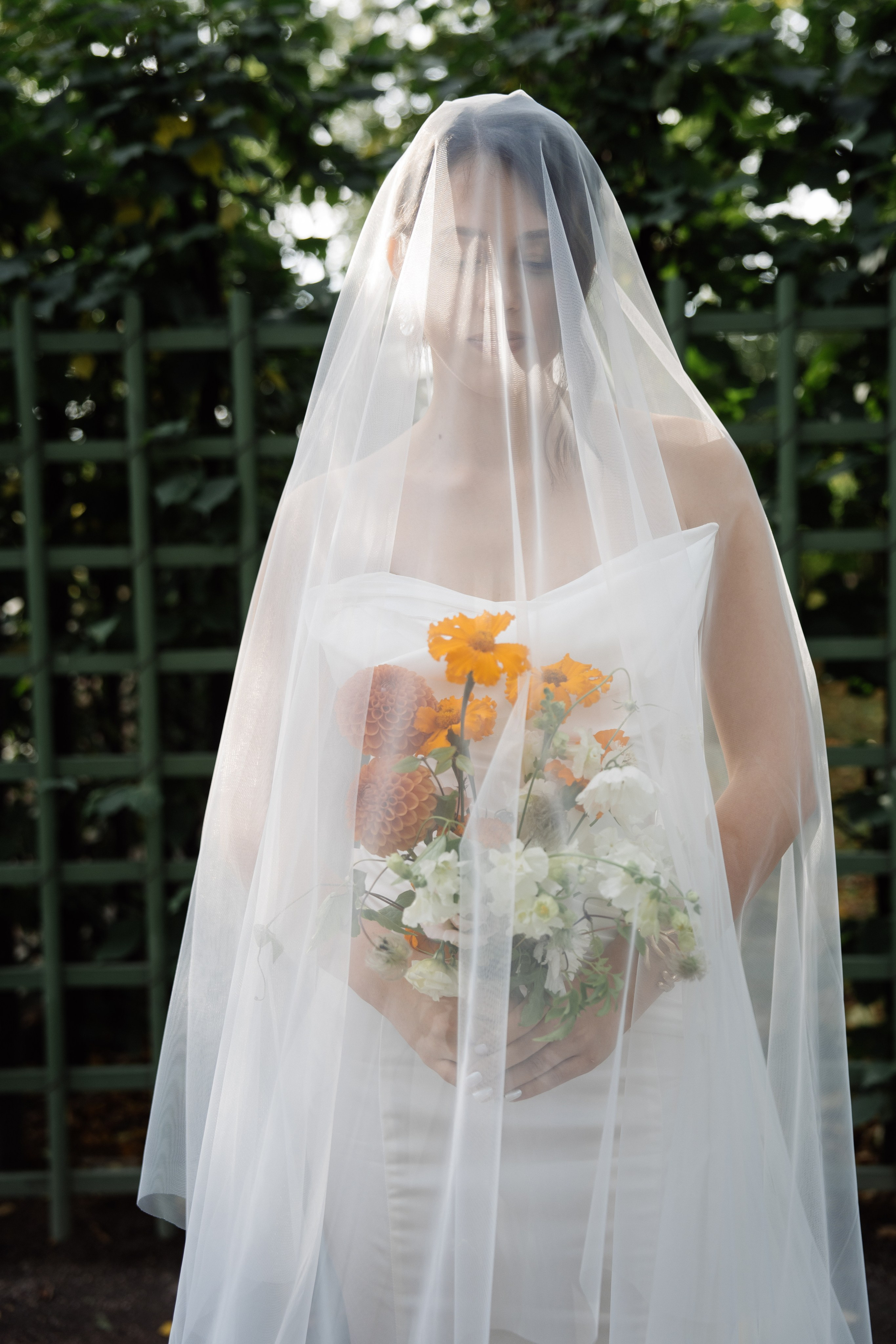 Оранжевая свадьба в гребешках. Свадебный фотограф организатор в Санкт-Петербурге Ассоль Опарина