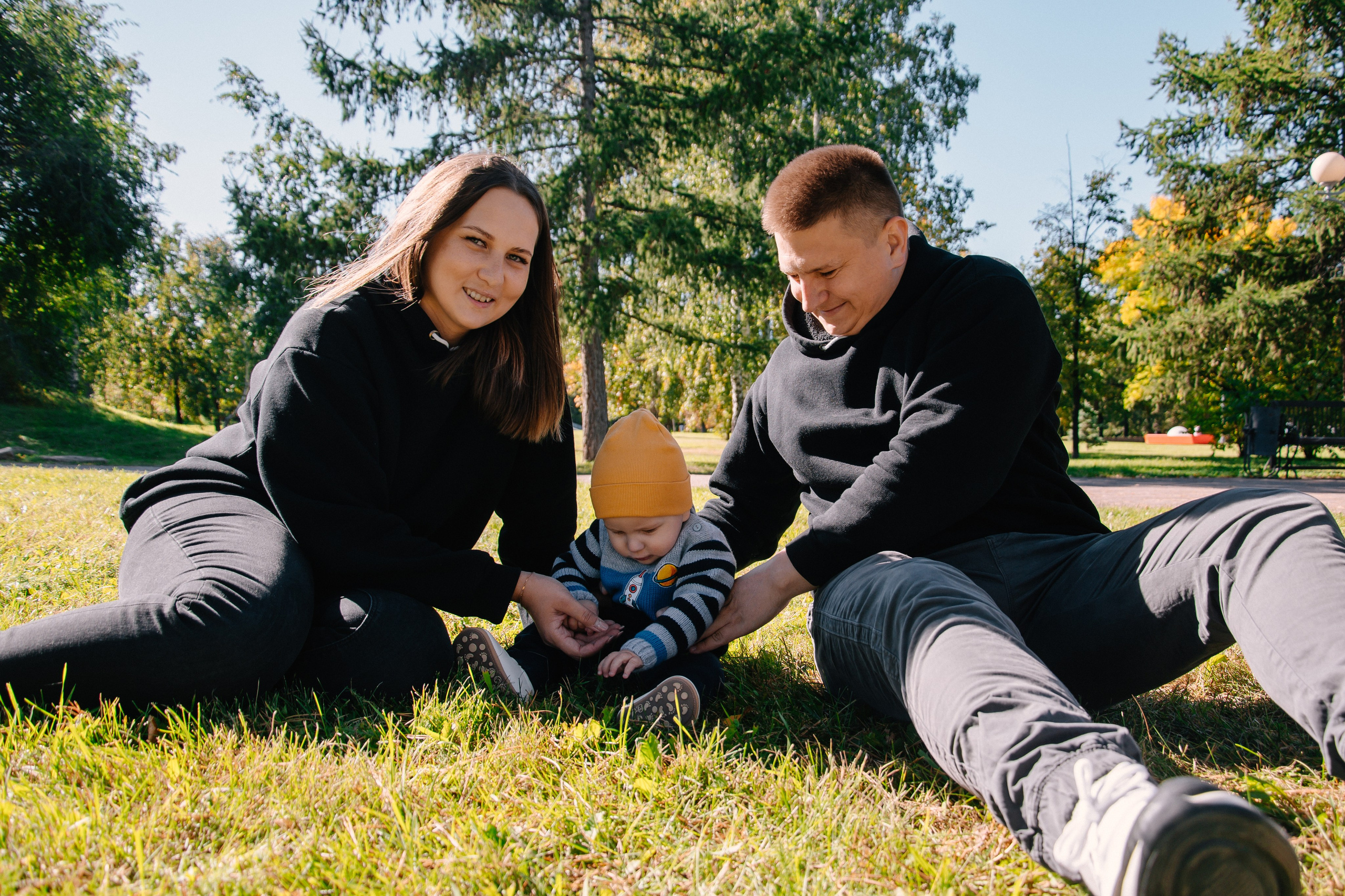 Серебряковы. Сквер Алое Поле. Фотограф в Челябинске Любовь Денисенко