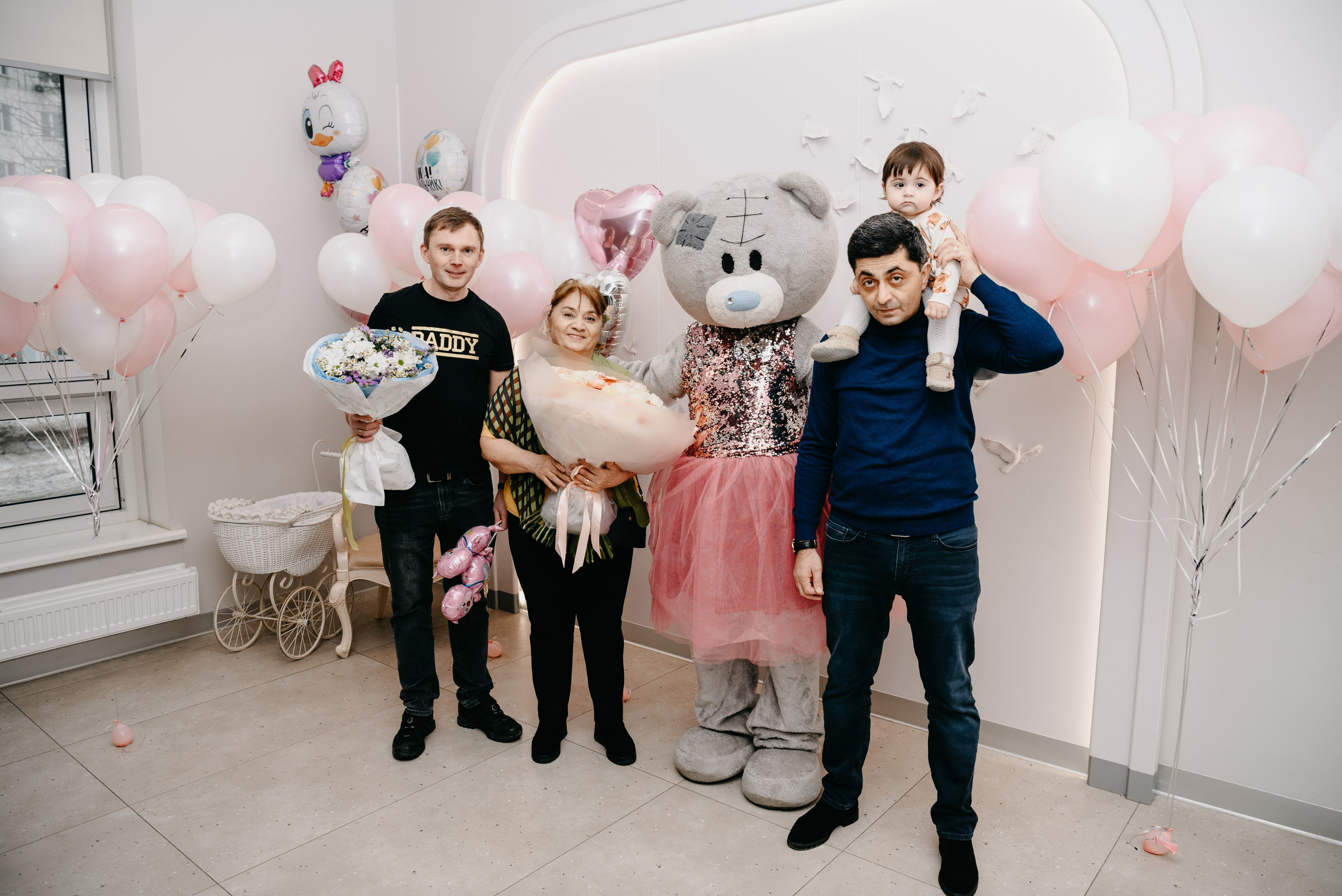 Выписка Микаэллы. 4 роддом. Фотограф на выписку из роддома в Москве и МО