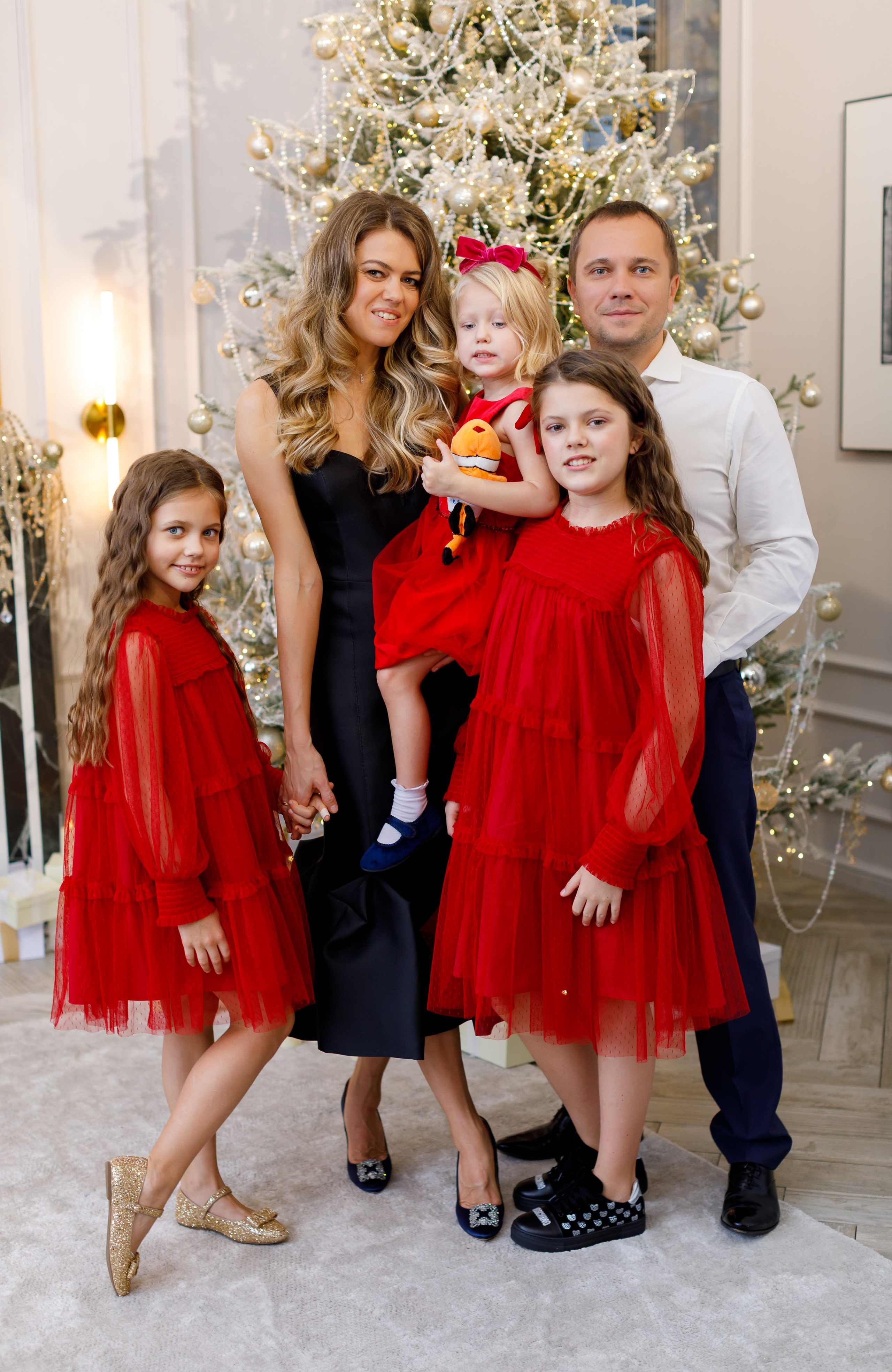 Семейная новогодняя съёмка в студии. Портретный и семейный фотограф Юлия Герман