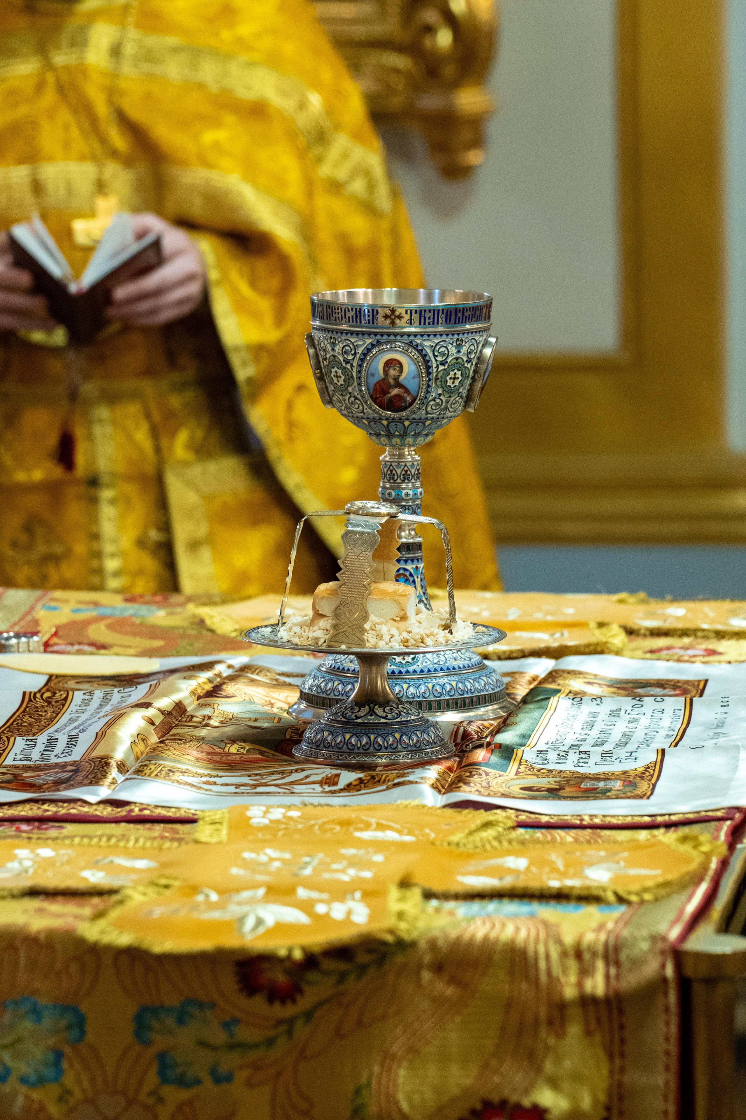 Неделя 30-я по Пятидесятнице, пред Рождеством Христовым, святых отец. Предпразднство Рождества Христова. Вмц. Анастасии Узорешительницы. НИКОЛО-БОГОЯВЛЕНСКИЙ МОРСКОЙ СОБОР