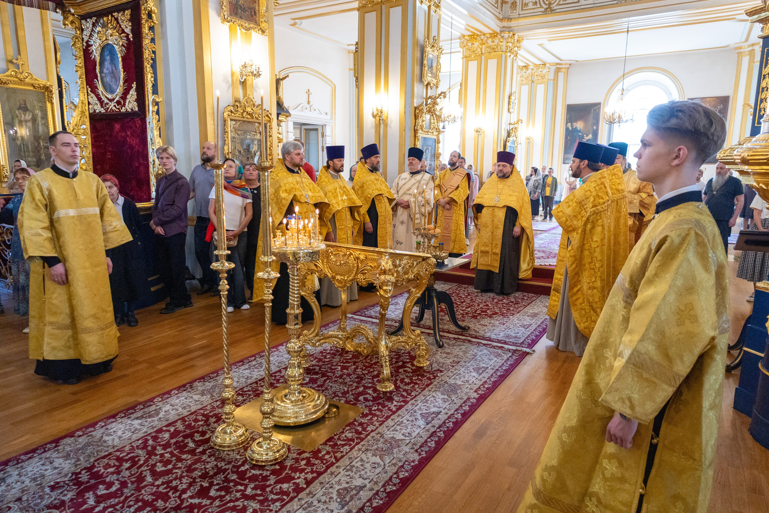 СЛАВНЫХ И ВСЕХВАЛЬНЫХ ПЕРВОВЕРХОВНЫХ АПОСТОЛОВ ПЕТРА И ПАВЛА. НИКОЛО-БОГОЯВЛЕНСКИЙ МОРСКОЙ СОБОР