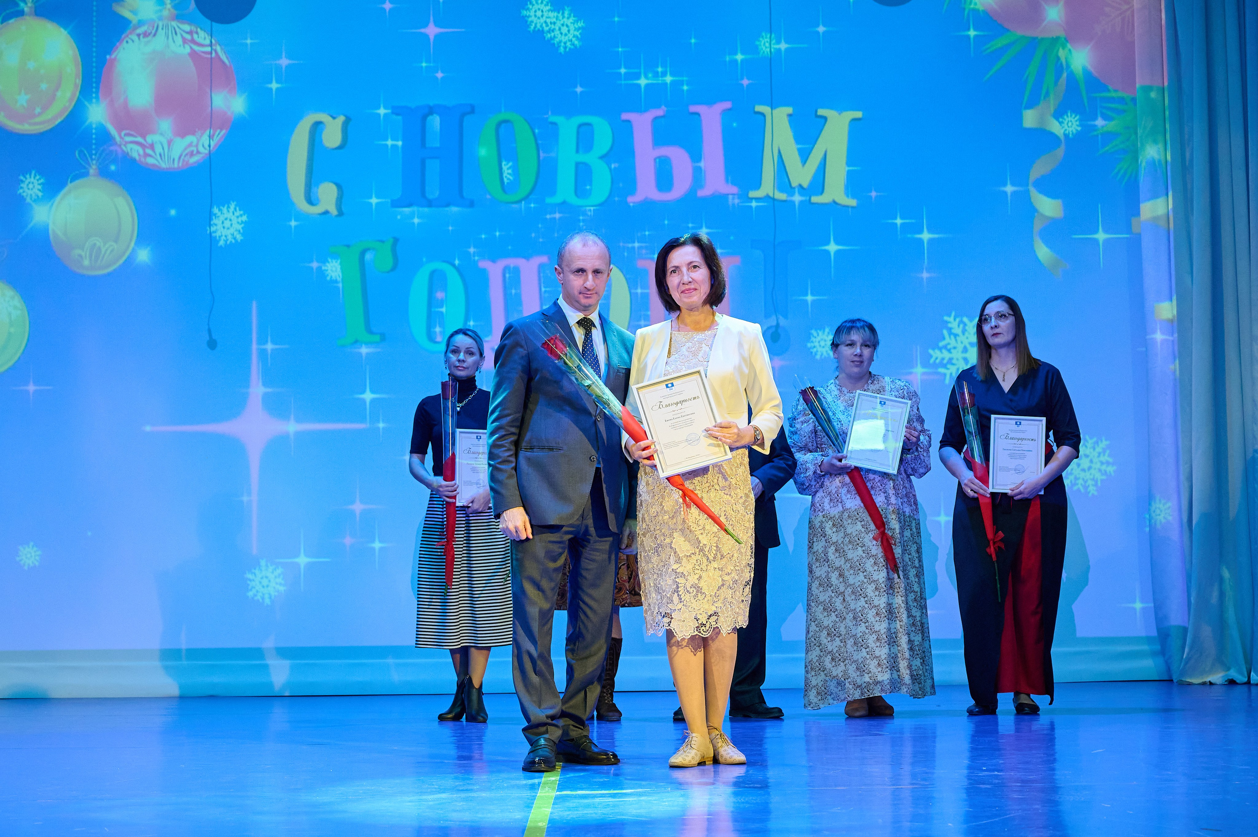 НГ концерт в Марьиной роще. Жизнь курорта Кабардинка в фотографиях