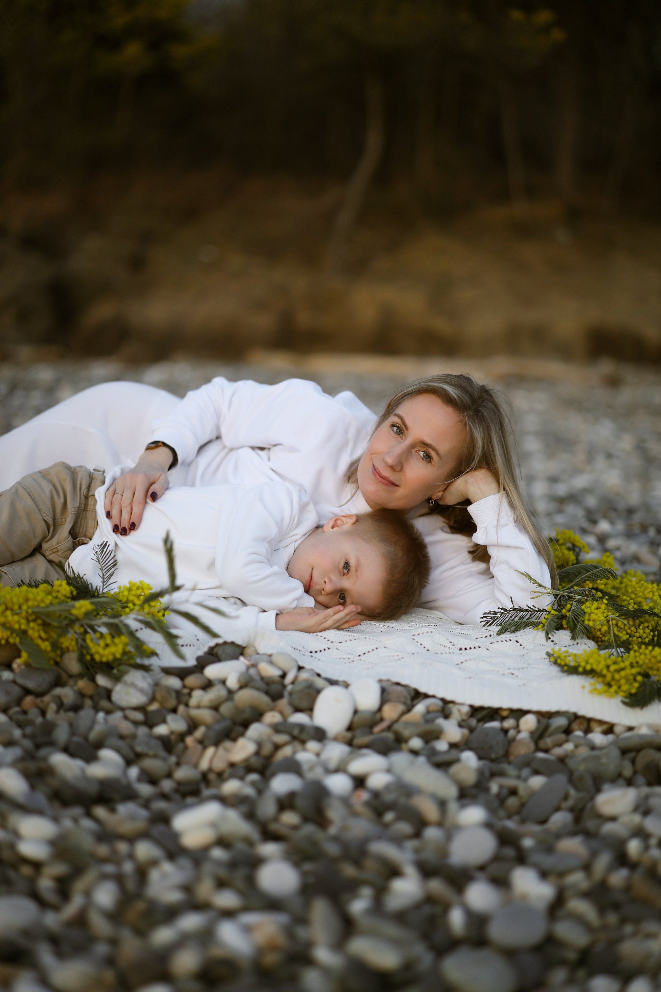 Семейная фотосессия на пляже в Абхазии. Свадебный и семейный фотограф в Абхазии Жанна Соснина