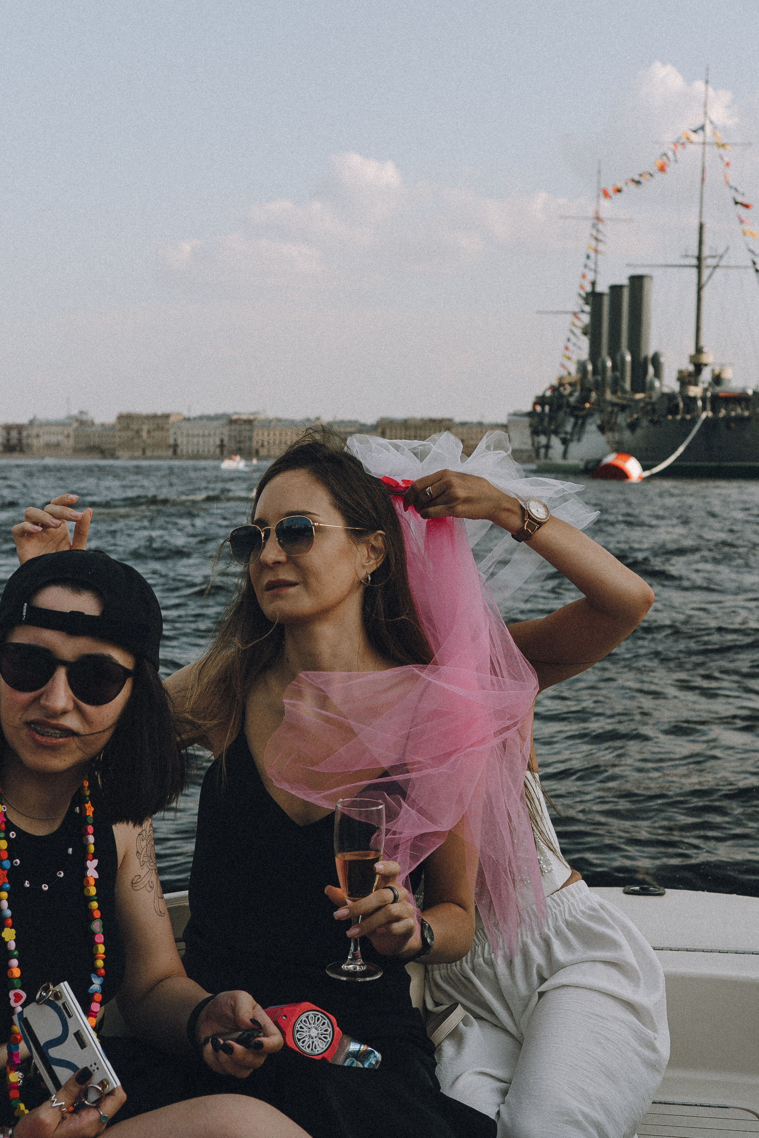 ДЕВИЧНИК НА КАТЕРЕ. Профессиональный фотограф, Санкт-Петербург — Виктория Богомолова