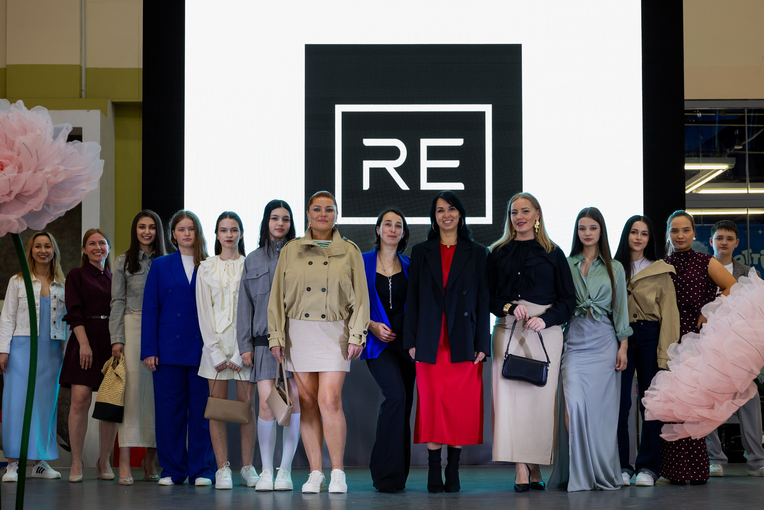 Показ брендов. ТЦ Южный. Апрель 2026. Спортивный, репортажный и портретный фотограф в Казани Алексей Горячев