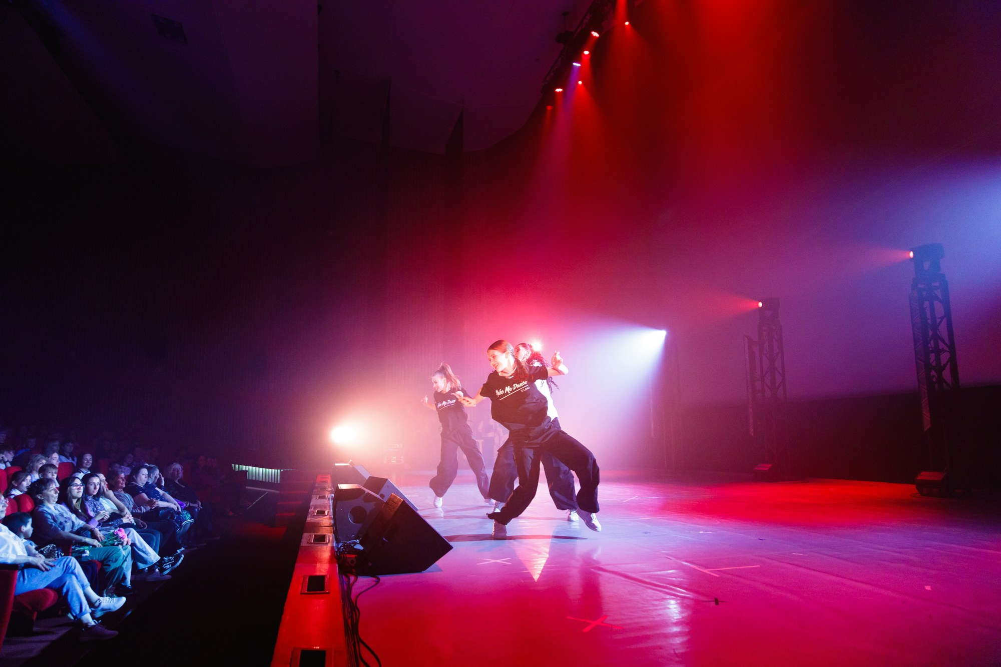 Отчётный концерт танцевальной студии «Make Me Dance». Бизнес фотограф в Новосибирске Александр Рощин