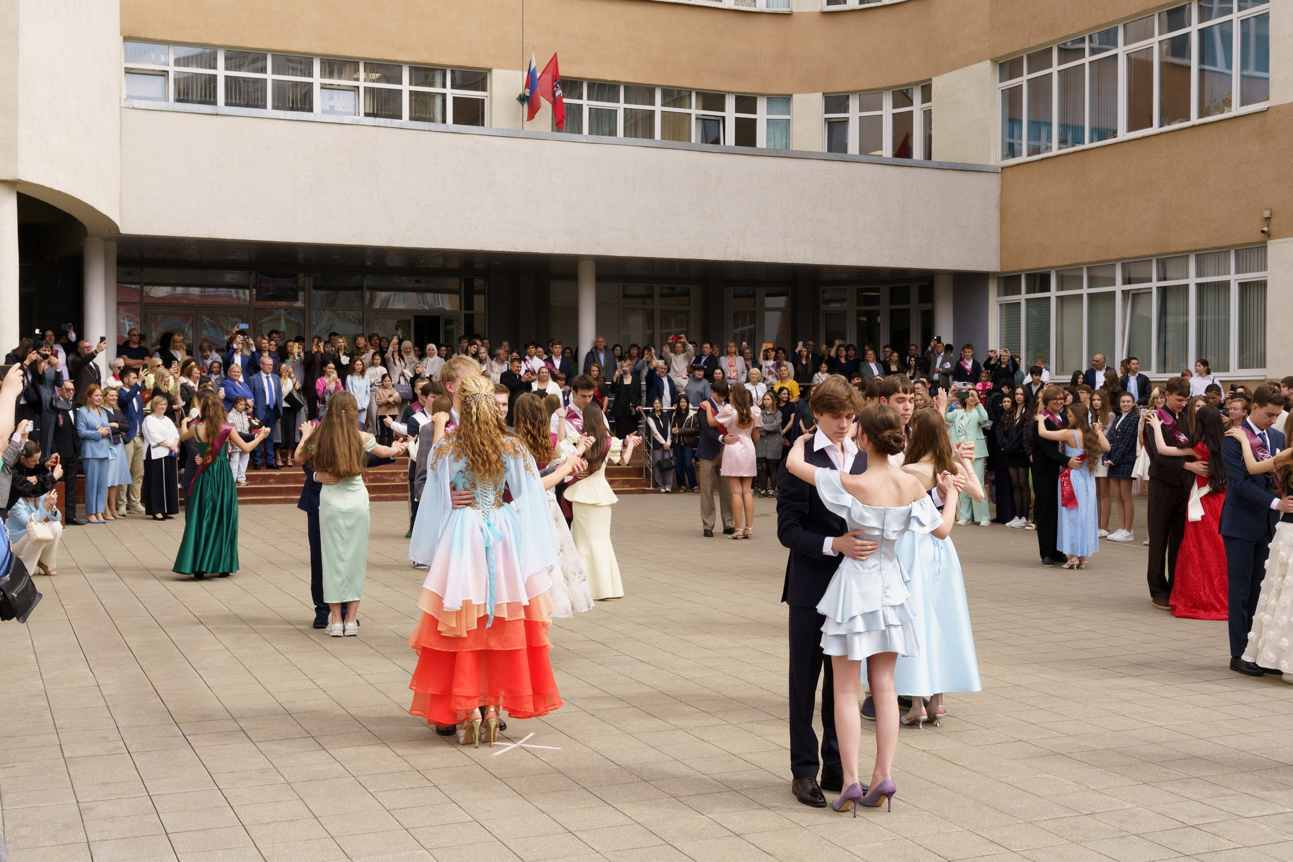 Выпусной Школа № 37. ПАВЕЛ ФУРСОВ — фотограф в Москве | zavod_87