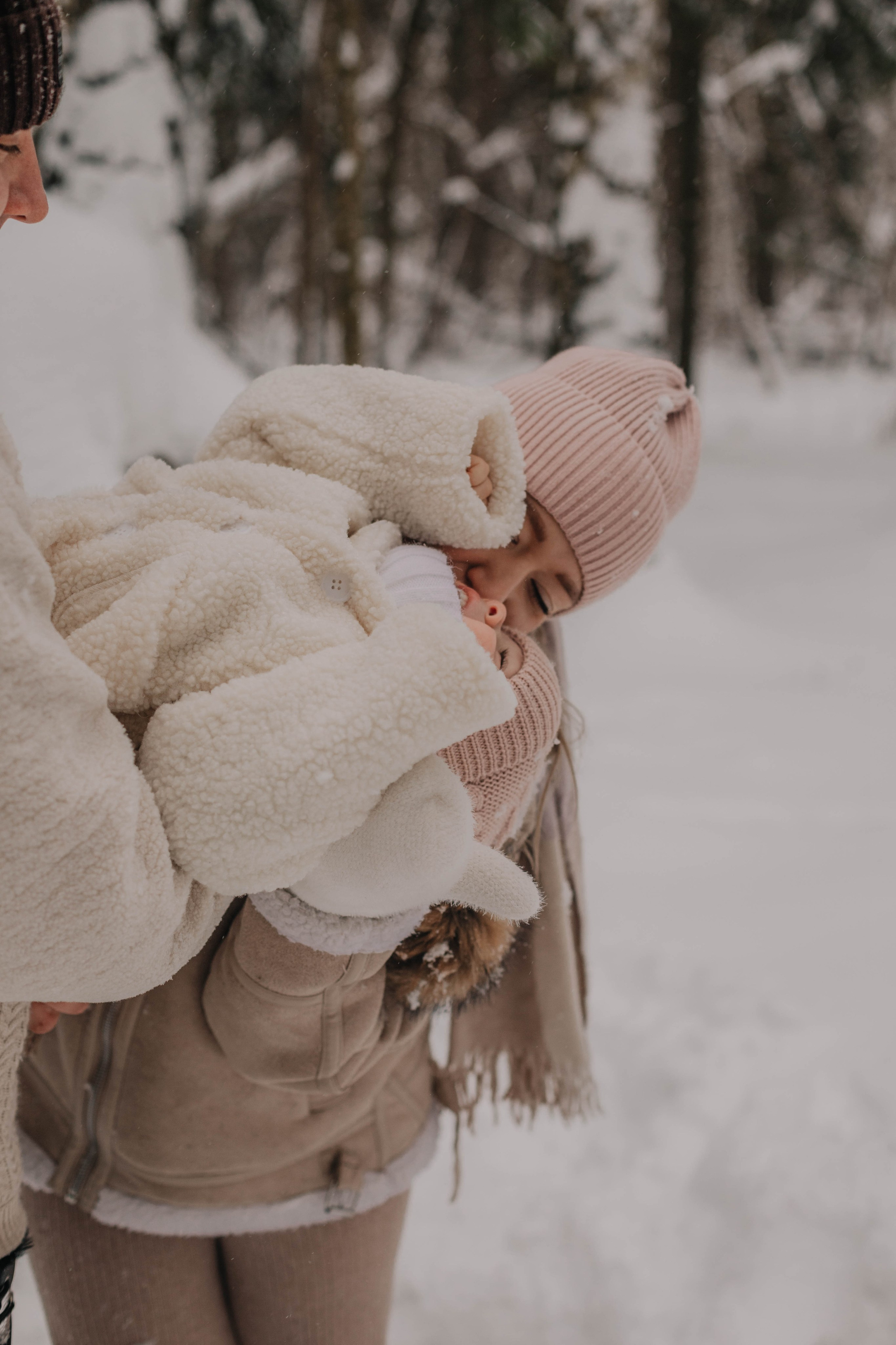 Лиля и семья Зимняя прогулка в лесу. Семейный и свадебный фотограф Видное Москва Екатерина Пятова