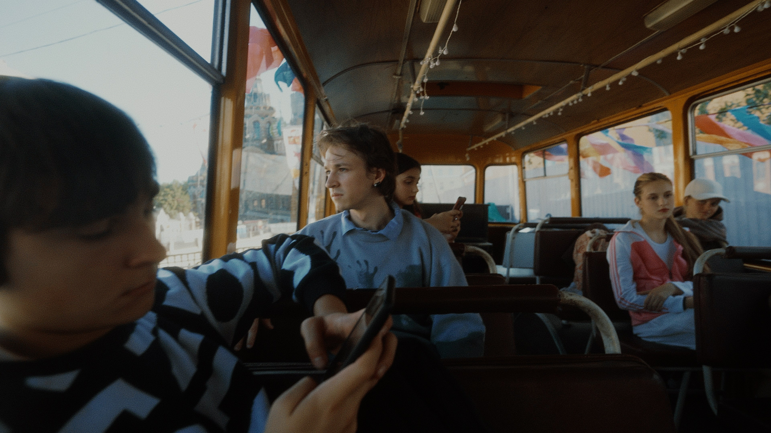 ЛИСЬИ ОГНИ. Стрит-фотография, полная абсурда, идиотизма и красоты