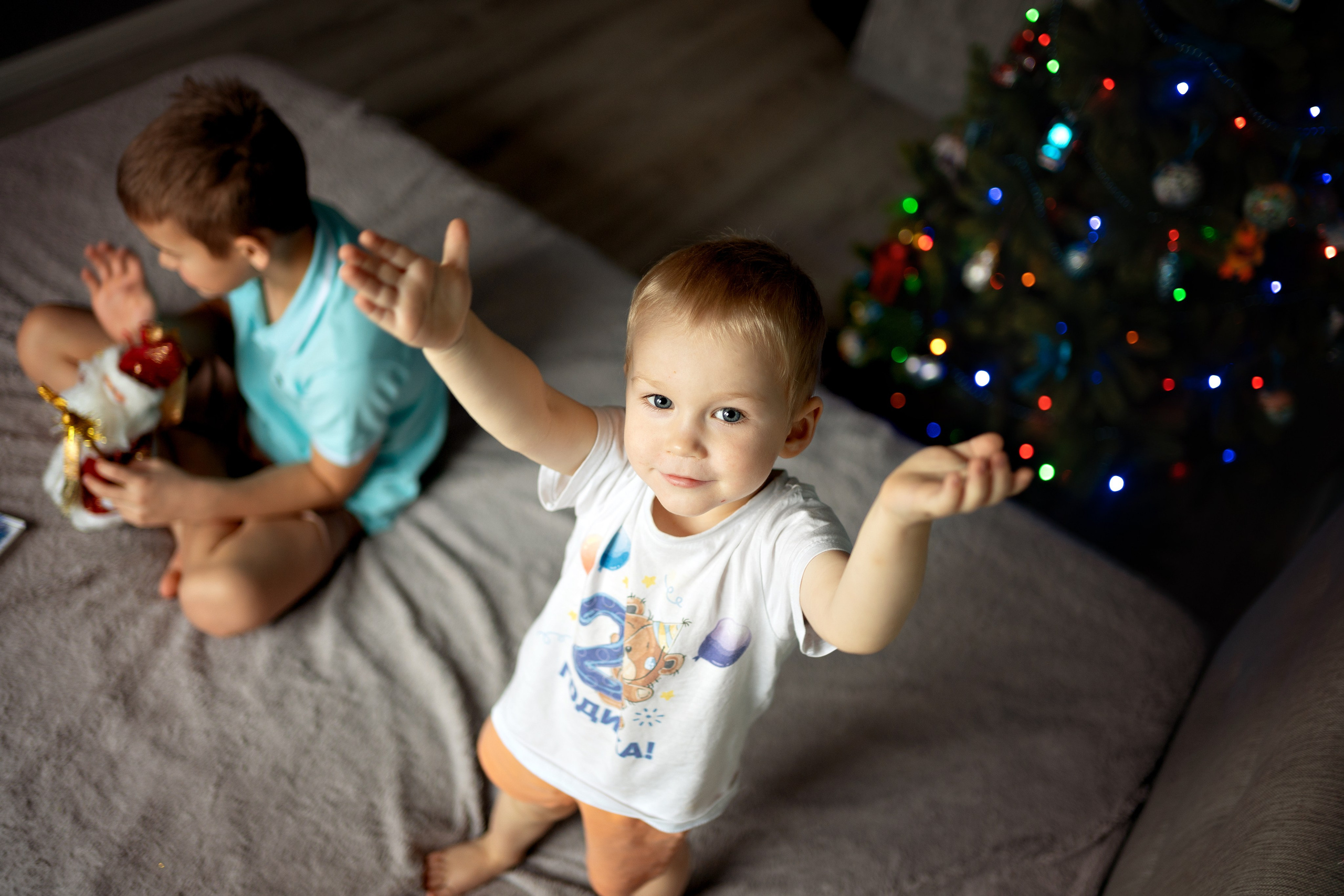 Новогодняя домашняя фотосессия (комната в квартире 14 кв.м). Семейный и детский фотограф в Москве Екатерина Офицерова