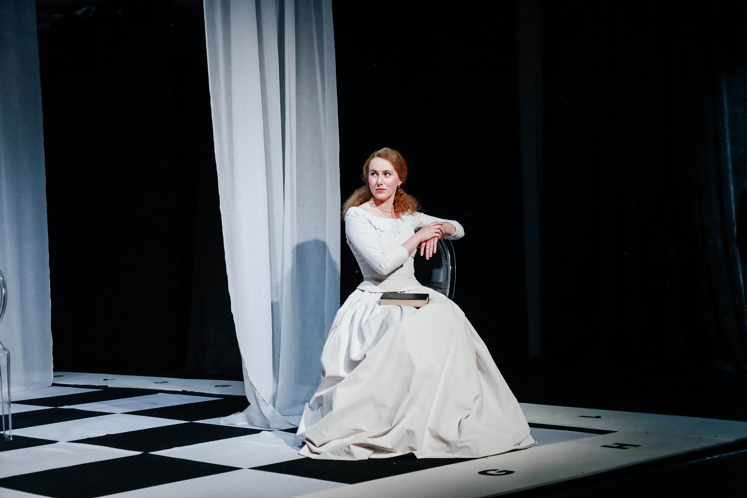 «Дядюшкин сон». Молодёжный театр алтая. Режиссер Дарья Камошина. Фоторепортаж. Театральная фотосъёмка