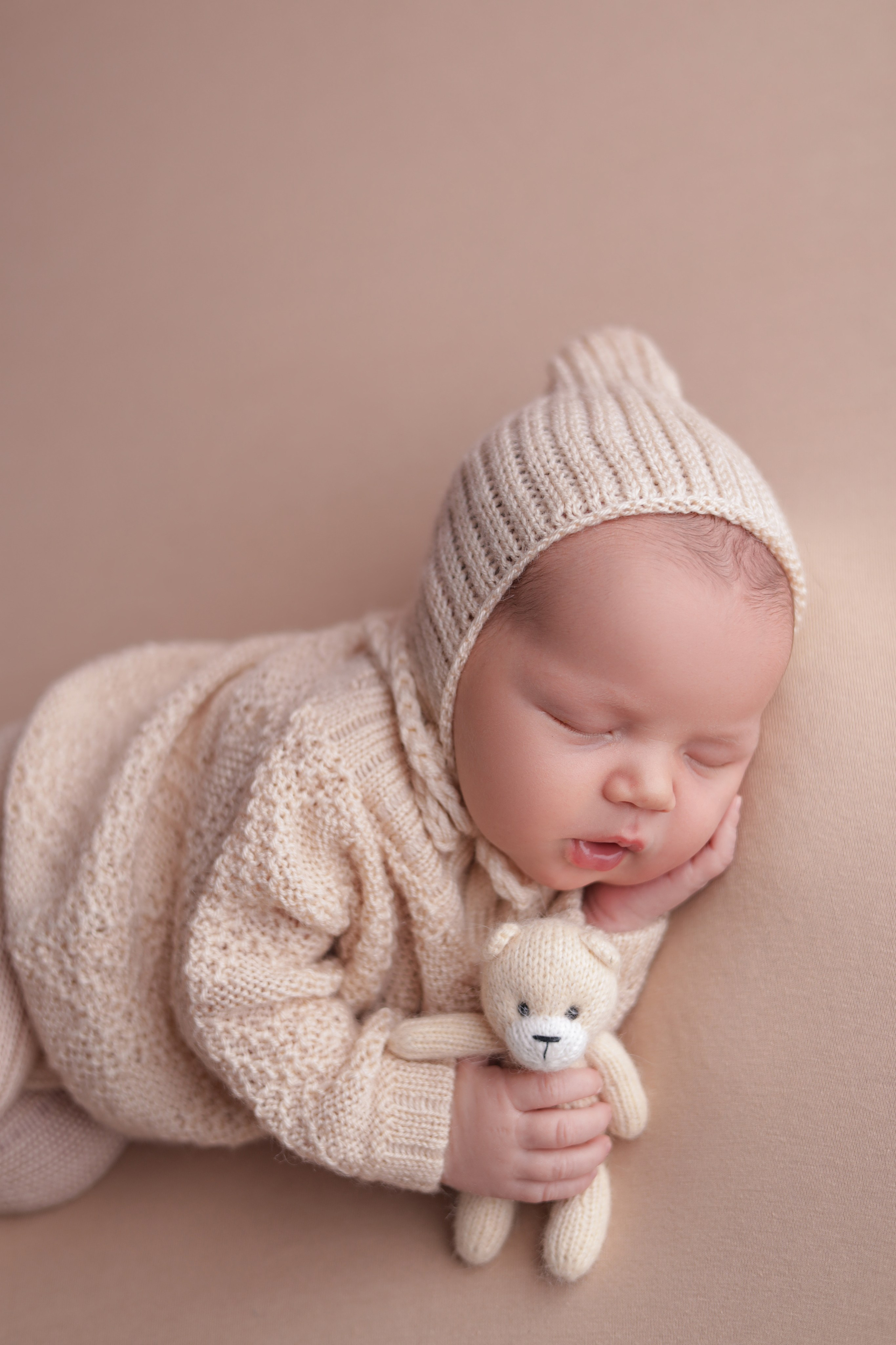 Артем. Евгения Горбунова фотограф новорожденных в Новом Уренгое