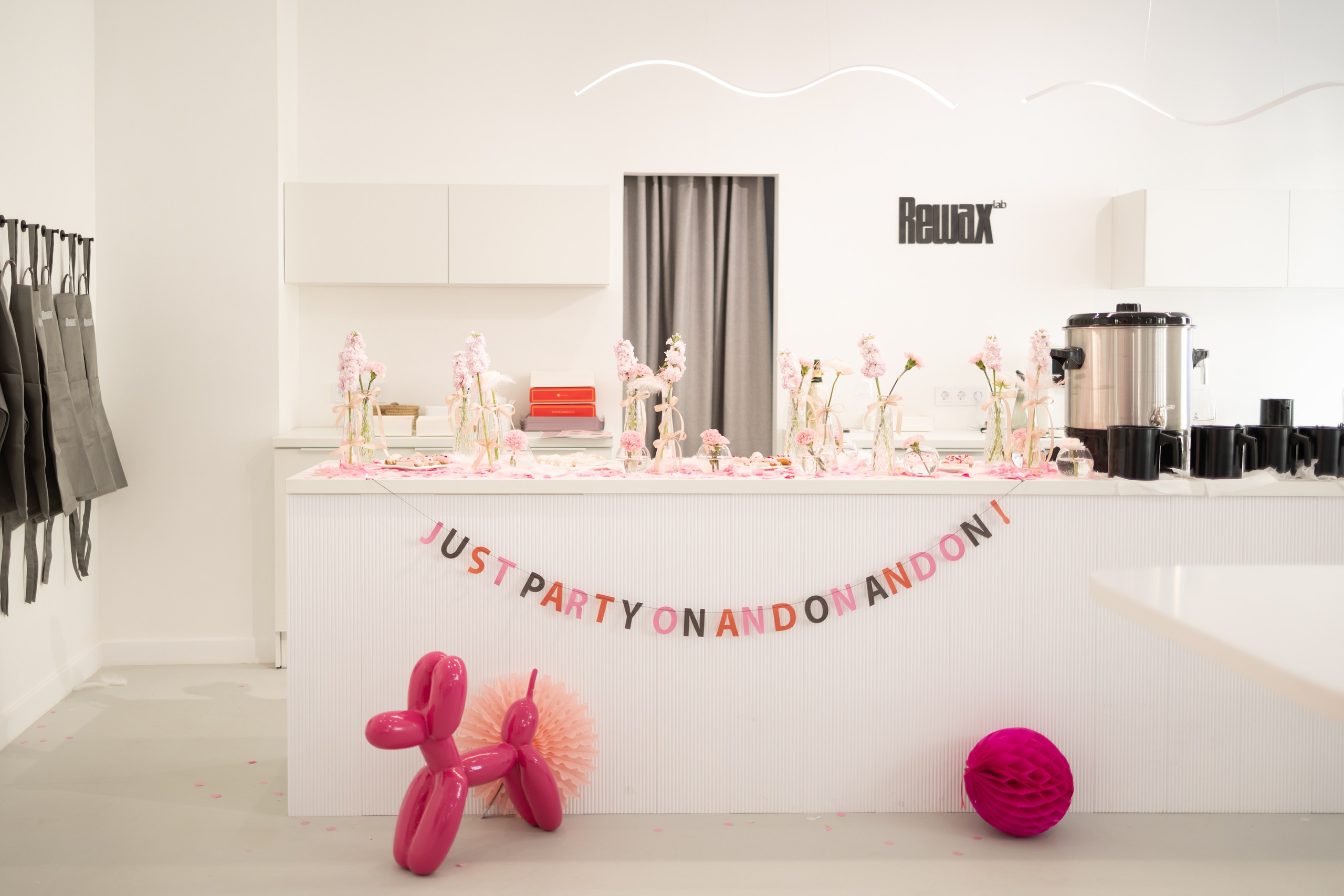 Rewax открытие Кирочная. Репортажный и портретный фотограф в Санктпетербурге. Видиосъемка мероприятий в Санкт-Петербурге