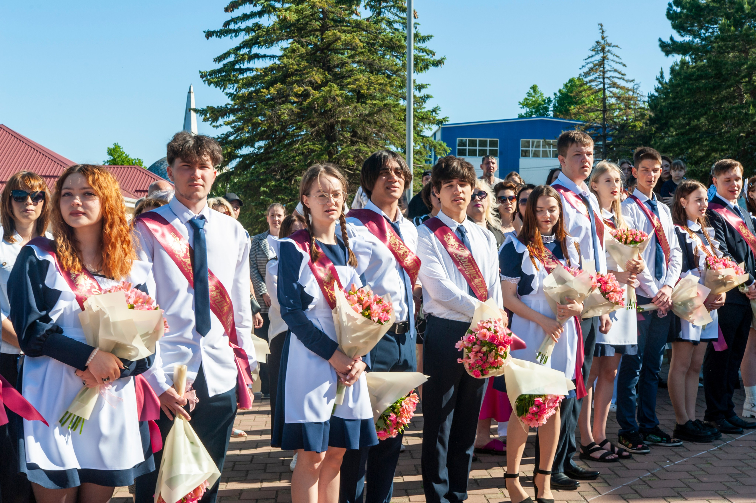 Последний Звонок МАОУ СОШ № 17 им. Эдуарда Есаяна — Архипо-Осиповка. Свадебный и семейный фотограф Денис Лукьянов в Краснодаре, Краснодарском крае и Республике Крым