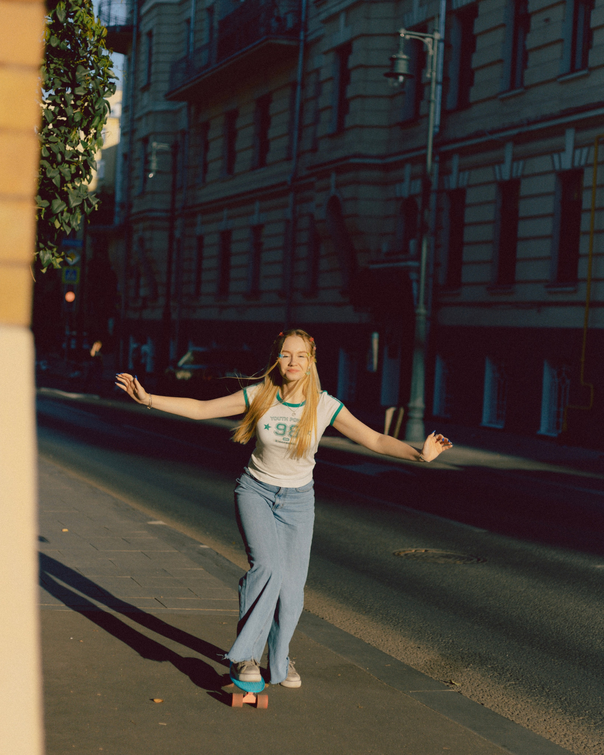 Вайб 2000-х. Женский и лавстори фотограф в Москве Елена Аксютко