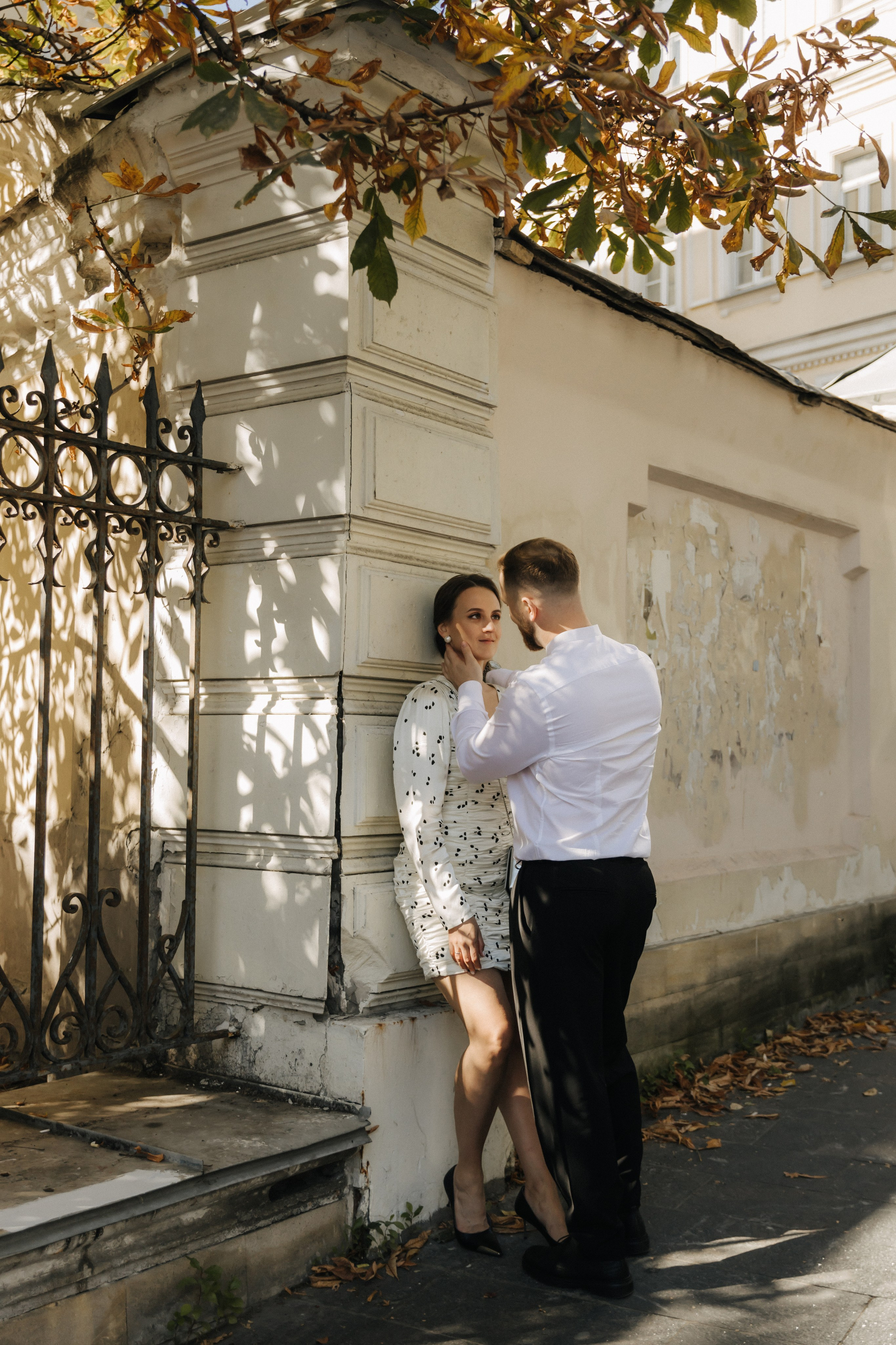 Сергей и Алия, роспись в Савеловском ЗАГСе и прогулка по Китай городу. Свадебный и портретный фотограф в Москве Кристина Золотова