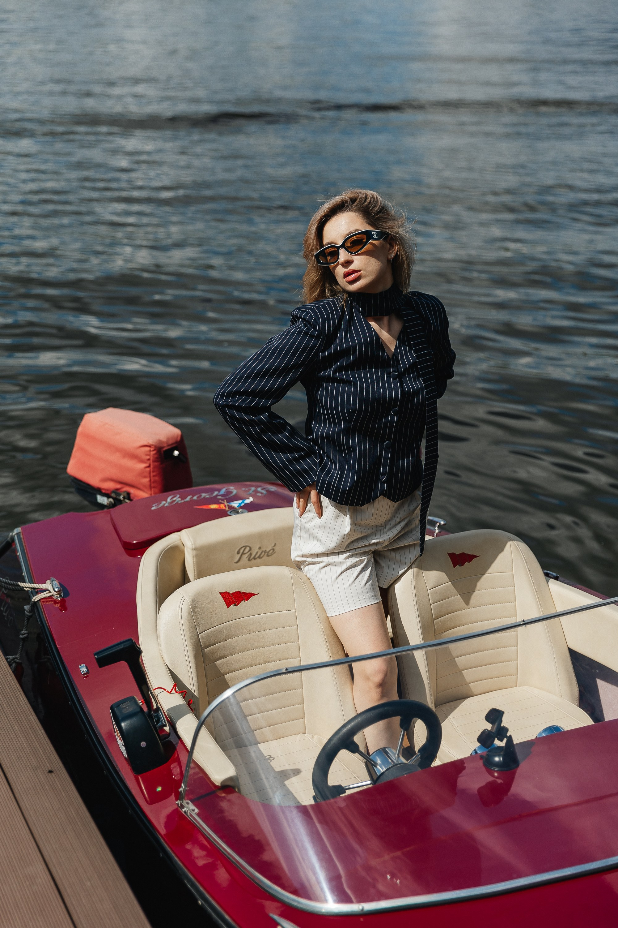 девичник на ретро катерах, ретрокатер, фотограф на девичник, прогулка на яхте, фотосессия на катере, ретро-катер, катер в москве