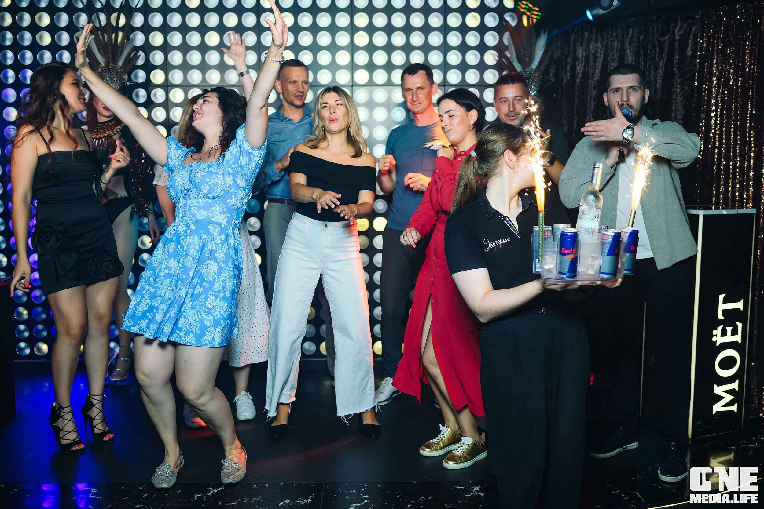 Фоторепортаж из караоке-клуба Эйфория. One Media Life: фоторепортажи, фотоотчеты с мероприятий и заведений