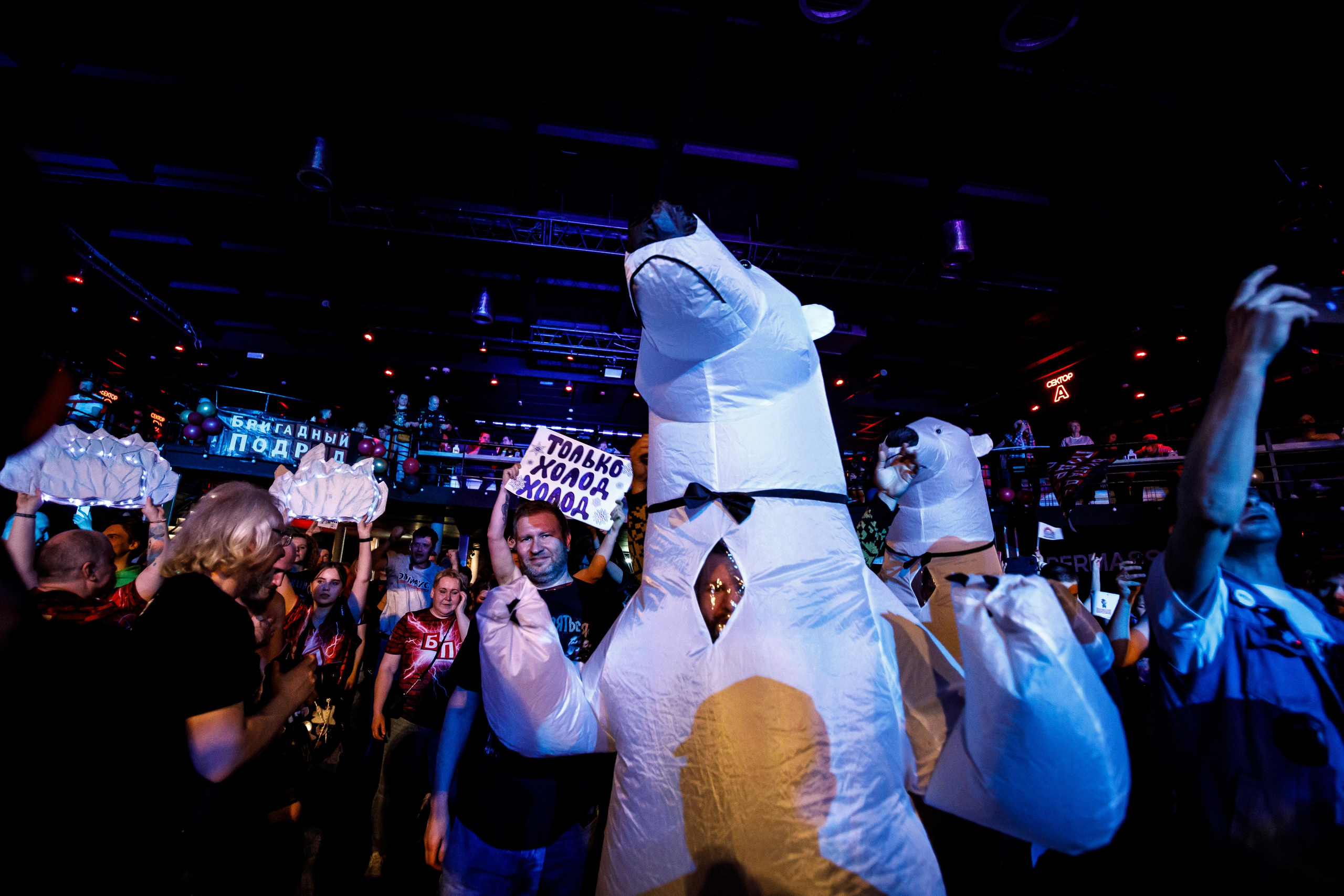 БРИГАДНЫЙ ПОДРЯД. Фотограф Елена Богачева (lenalena_na_na_na)