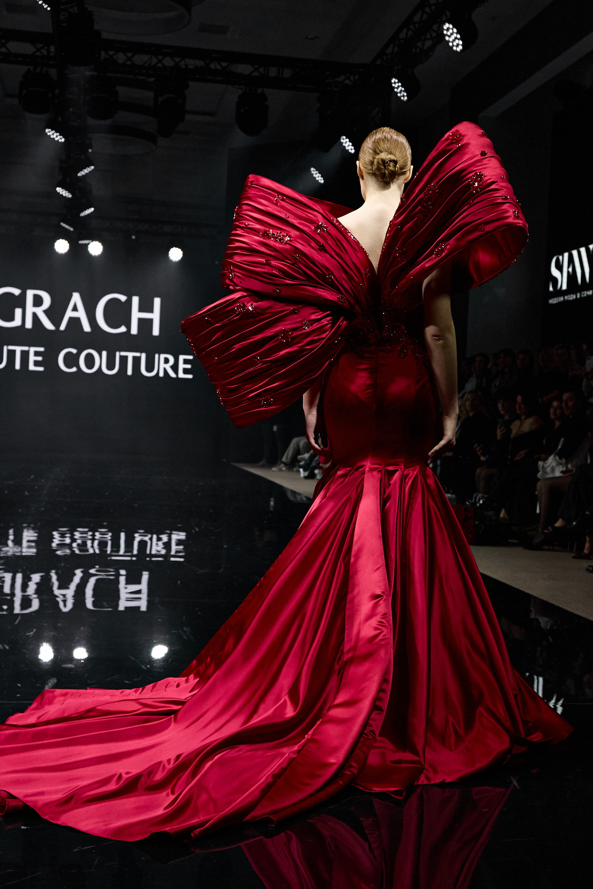 Sochi Fashion Week 2025. Профессиональный фотограф в Сочи Виктория Джой. Обучение