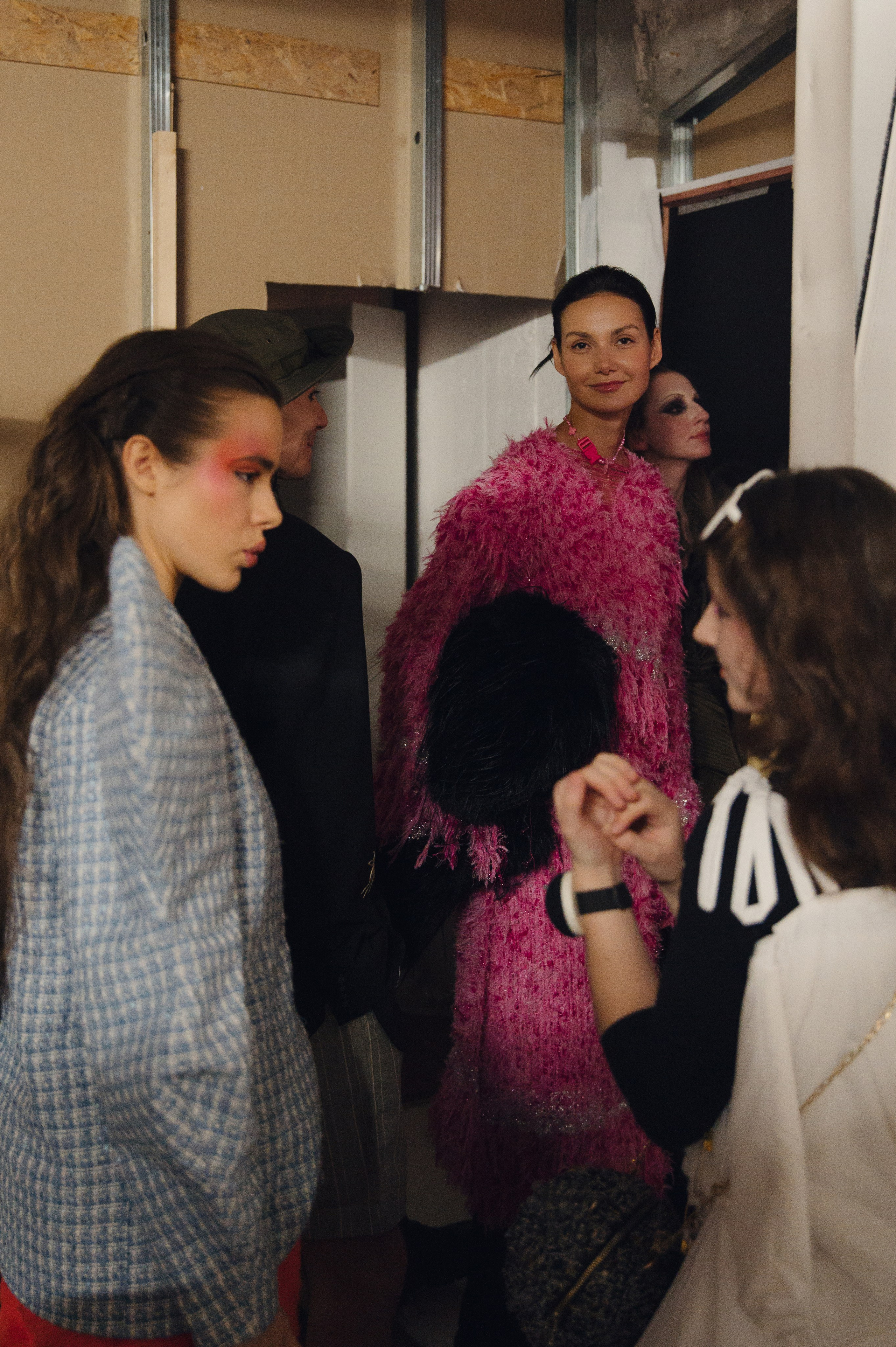 Бекстейдж показа «Новые Имена» собака.ru|ДЛТ. Портретный и репортажный фотограф в Санкт-Петербурге