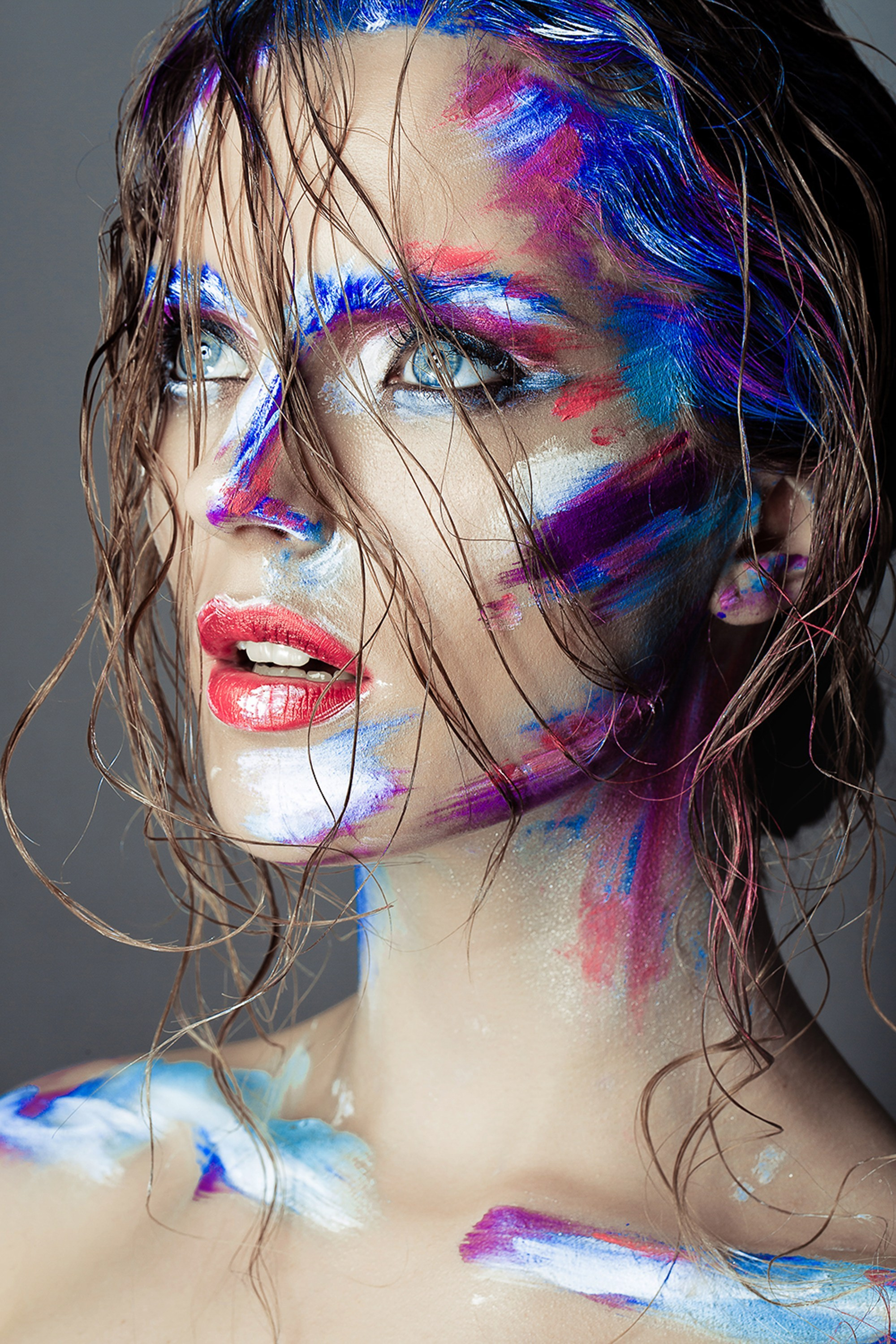 Женский портретный фотограф в студии в СПб